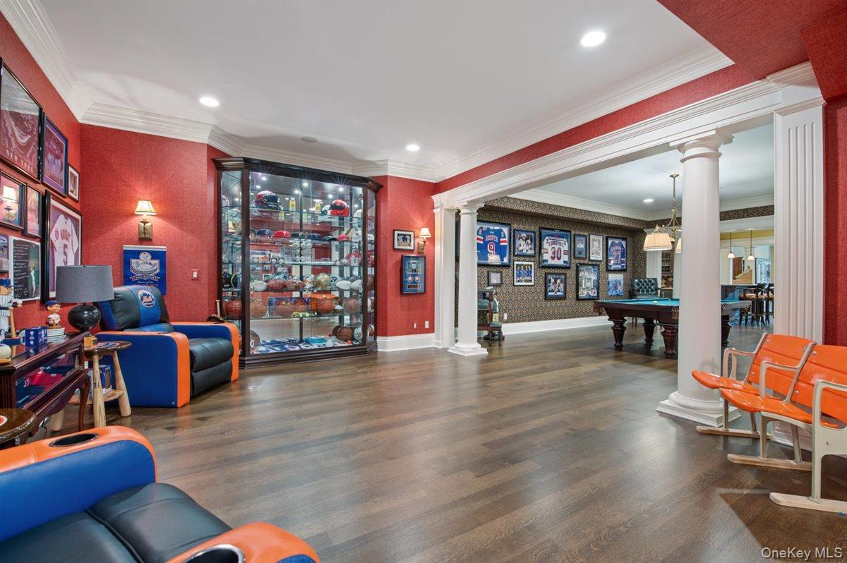 6 La Colline Drive, Mill Neck, NY 11765