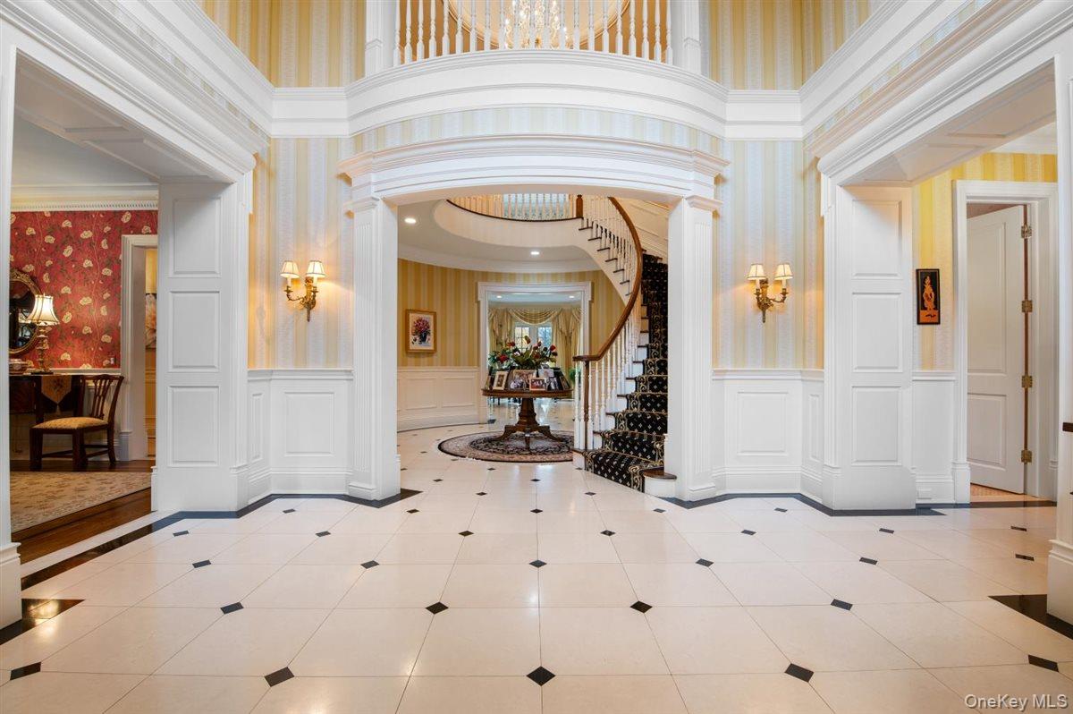 6 La Colline Drive, Mill Neck, NY 11765