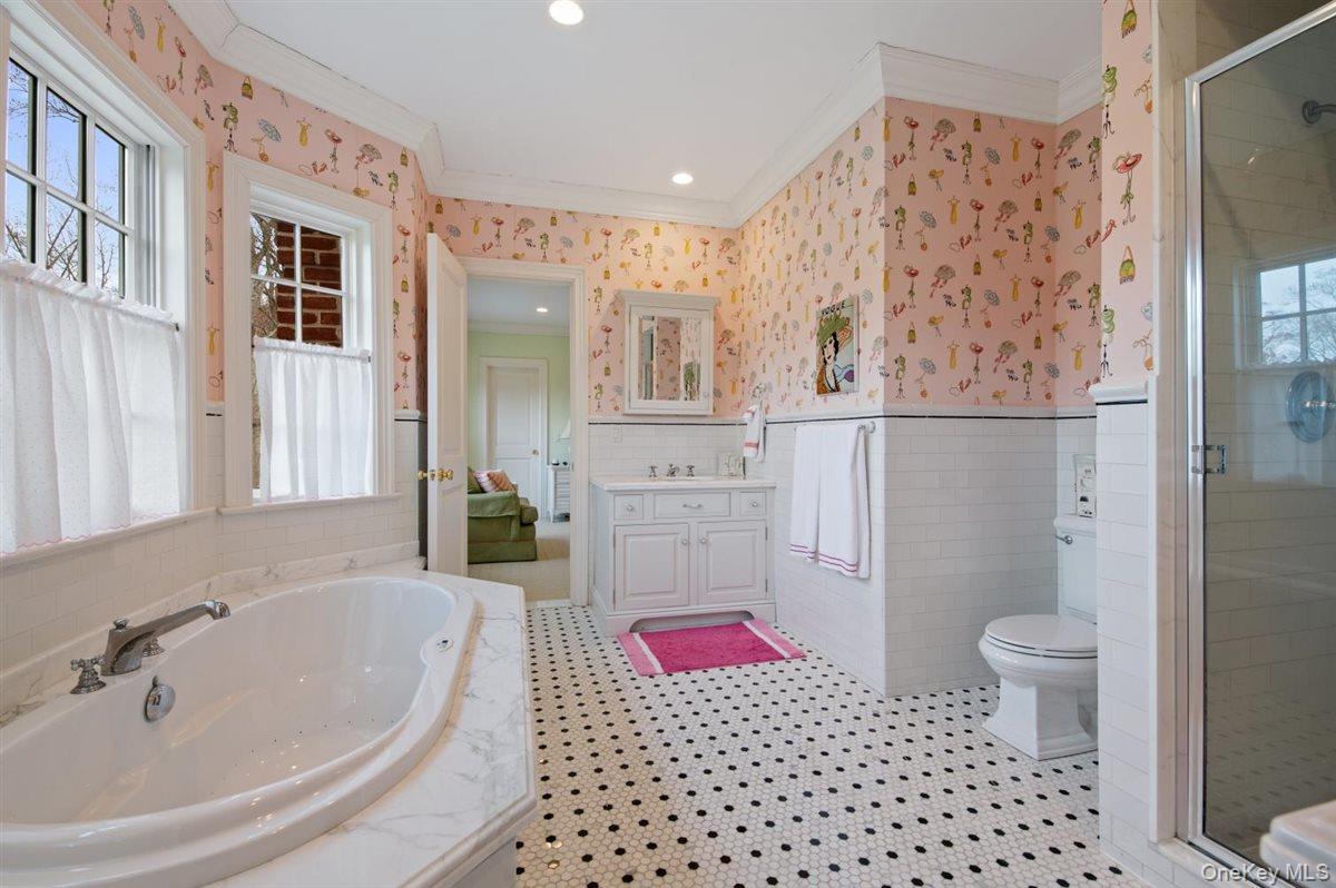 6 La Colline Drive, Mill Neck, NY 11765