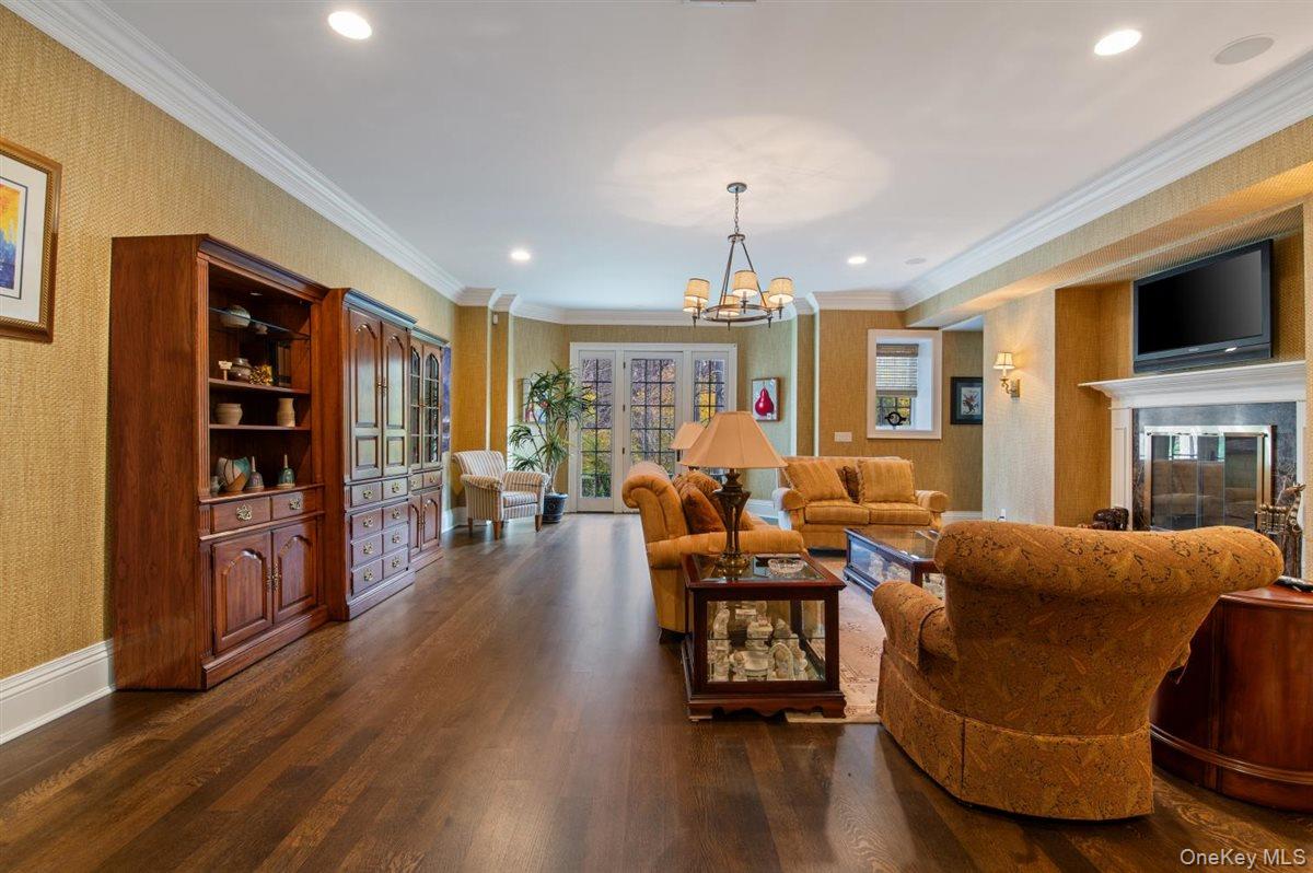 6 La Colline Drive, Mill Neck, NY 11765