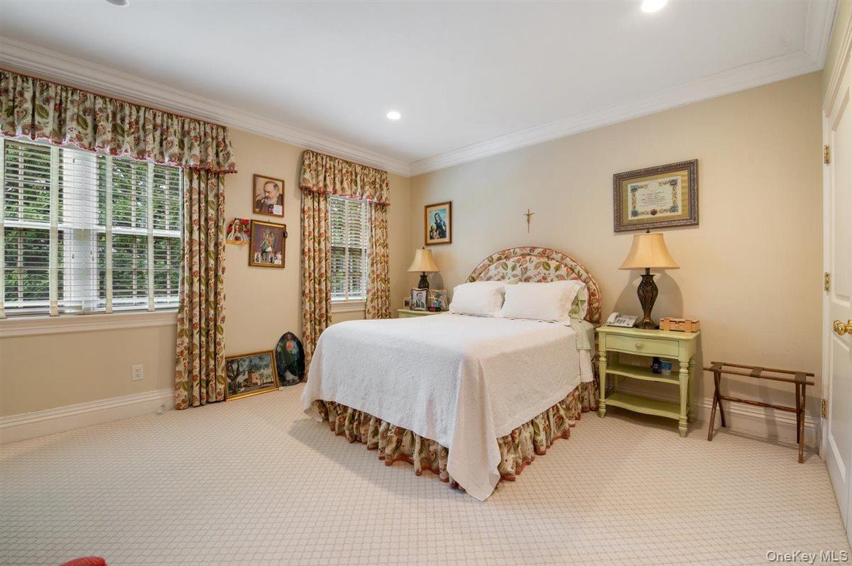 6 La Colline Drive, Mill Neck, NY 11765