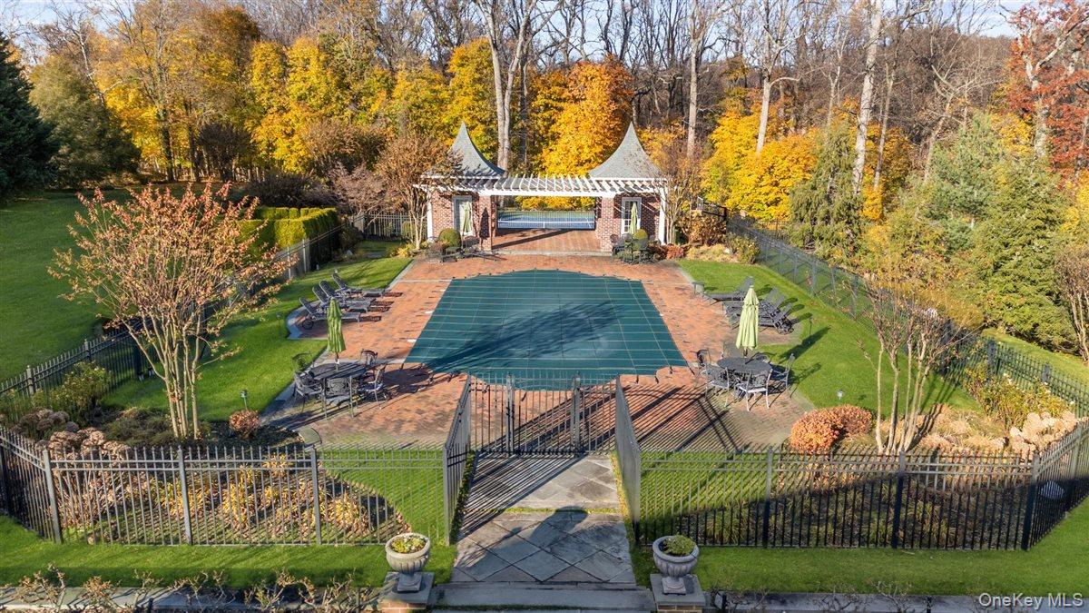 6 La Colline Drive, Mill Neck, NY 11765