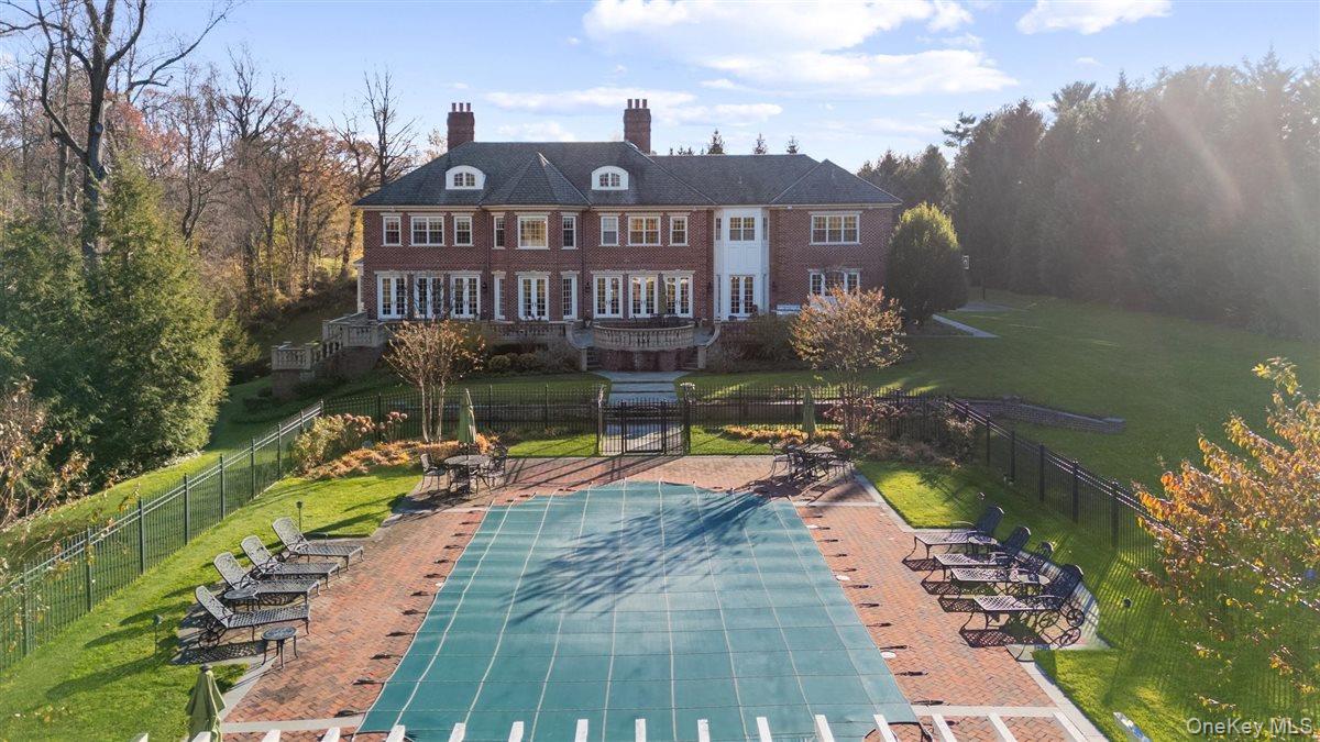 6 La Colline Drive, Mill Neck, NY 11765