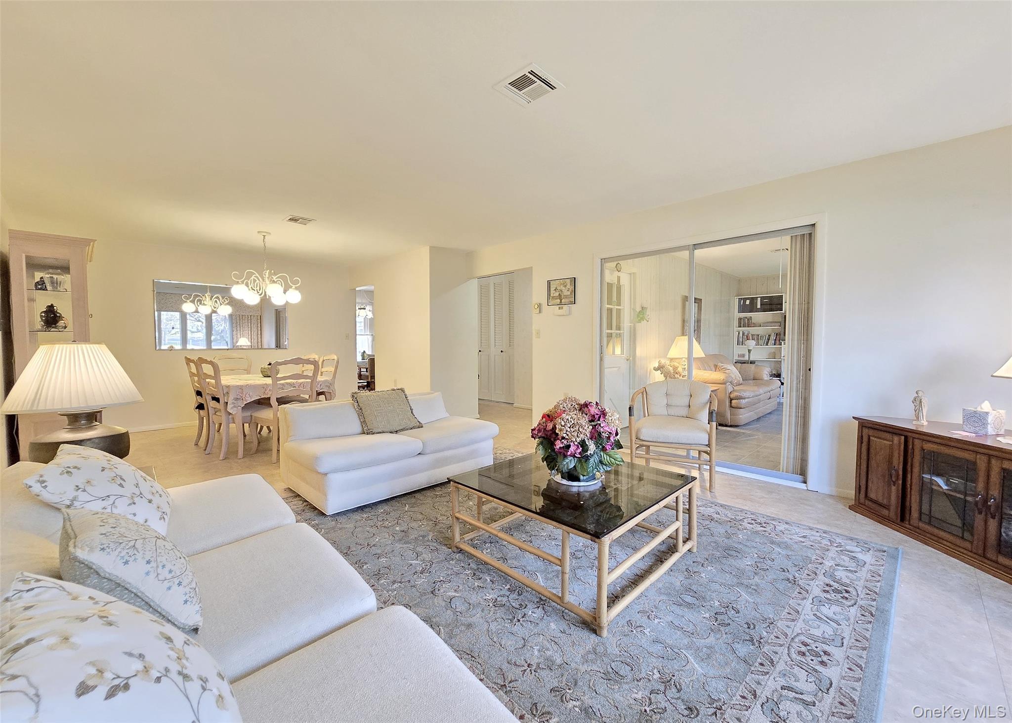 289 Cardiff Court # B, Ridge, NY 11961