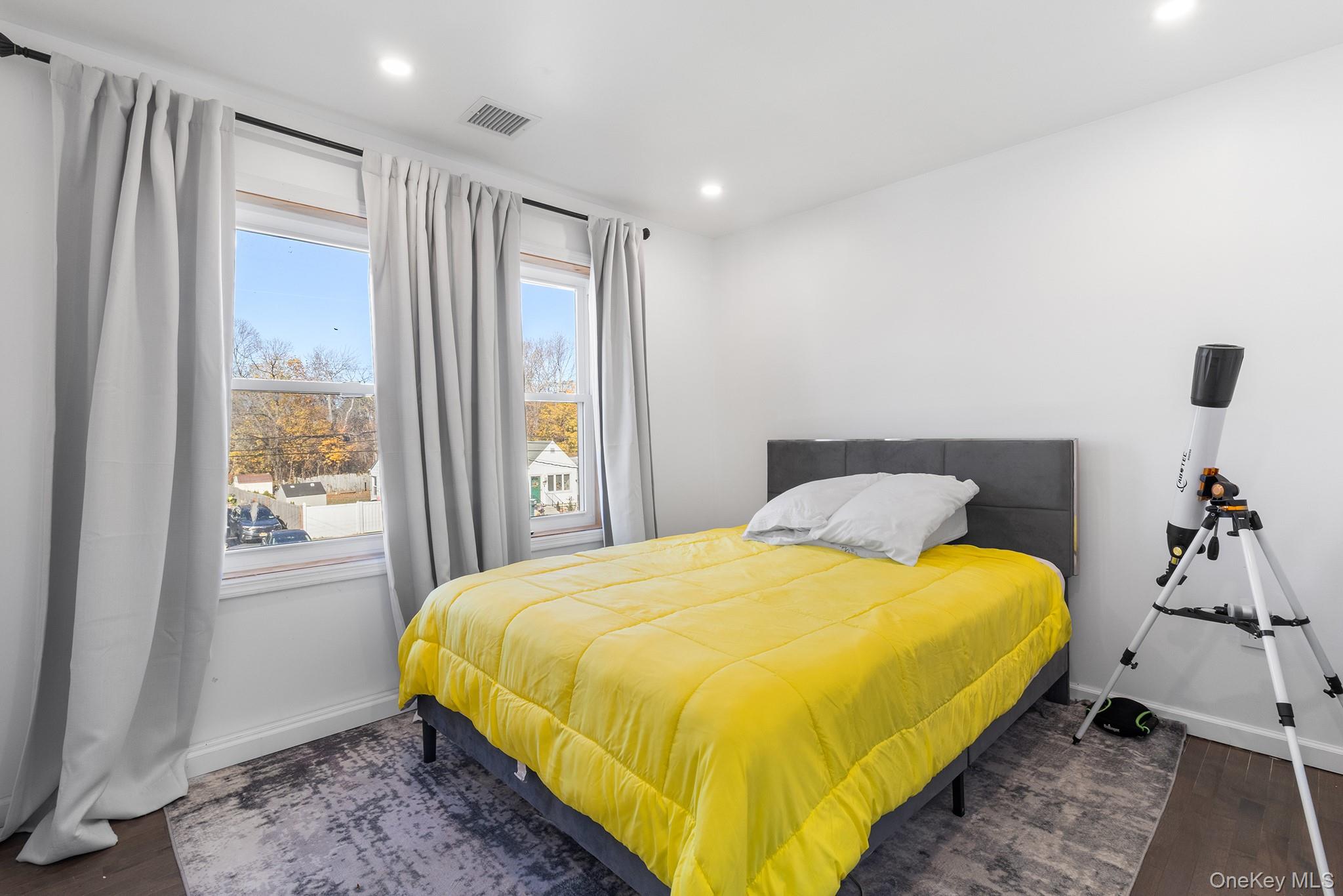 166 17th Street, West Babylon, NY 11704