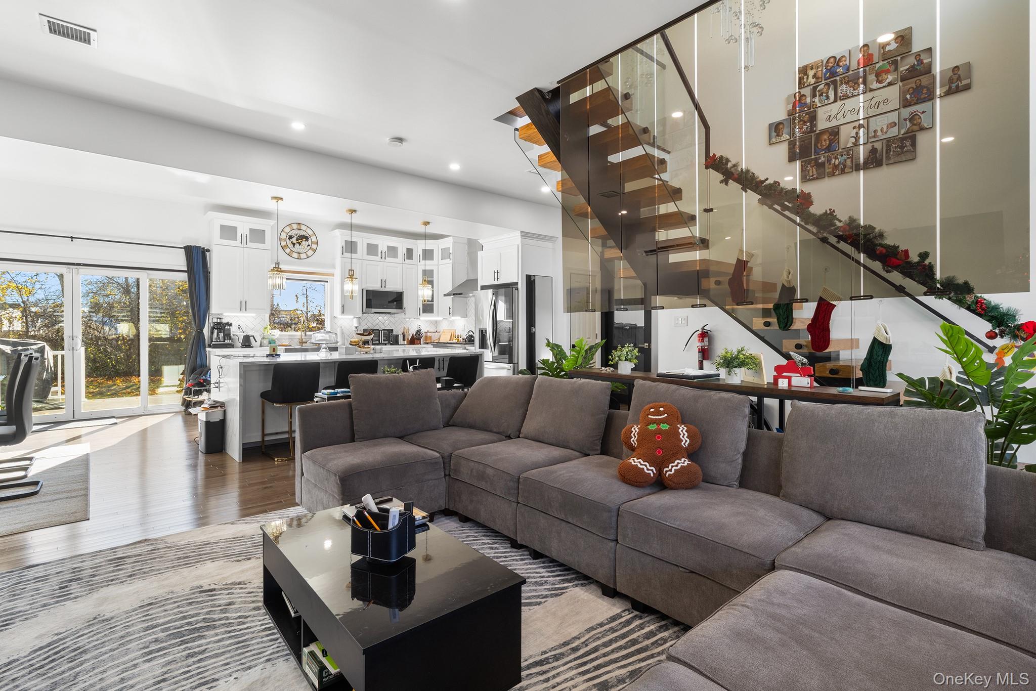 166 17th Street, West Babylon, NY 11704