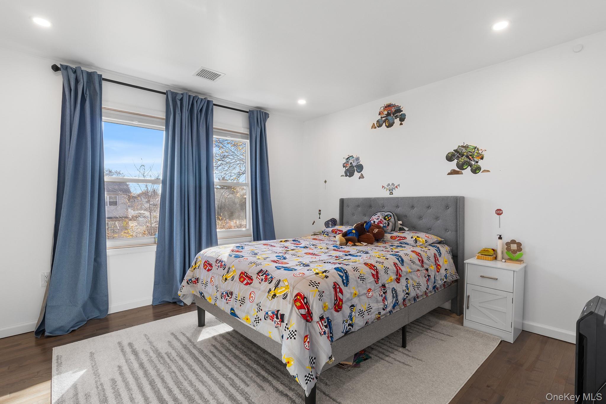 166 17th Street, West Babylon, NY 11704