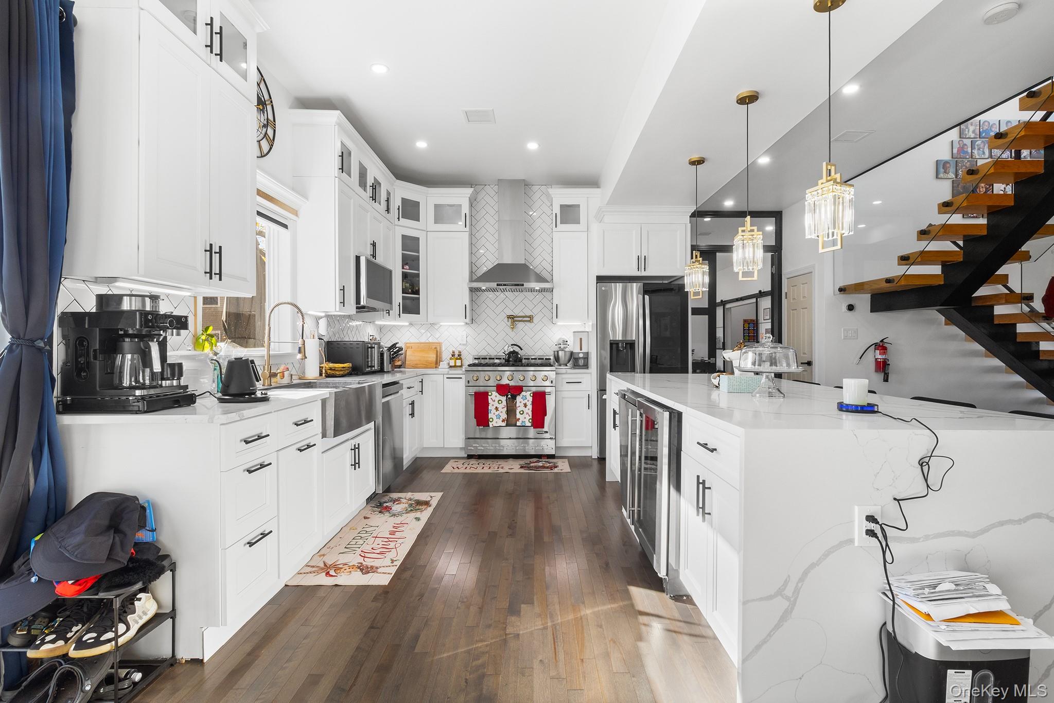 166 17th Street, West Babylon, NY 11704