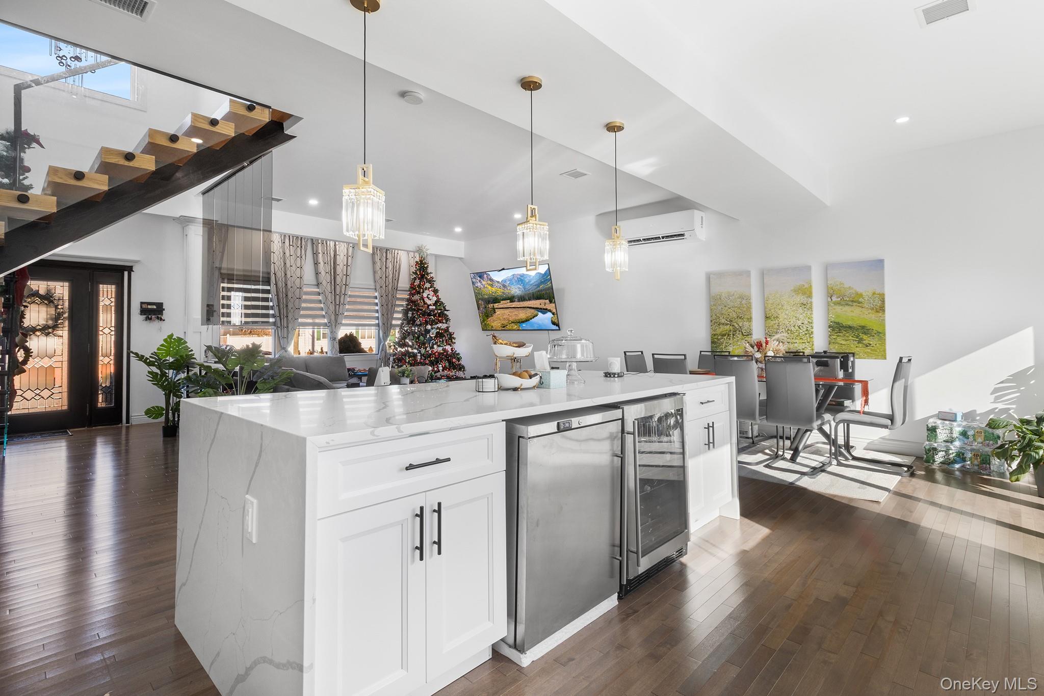 166 17th Street, West Babylon, NY 11704