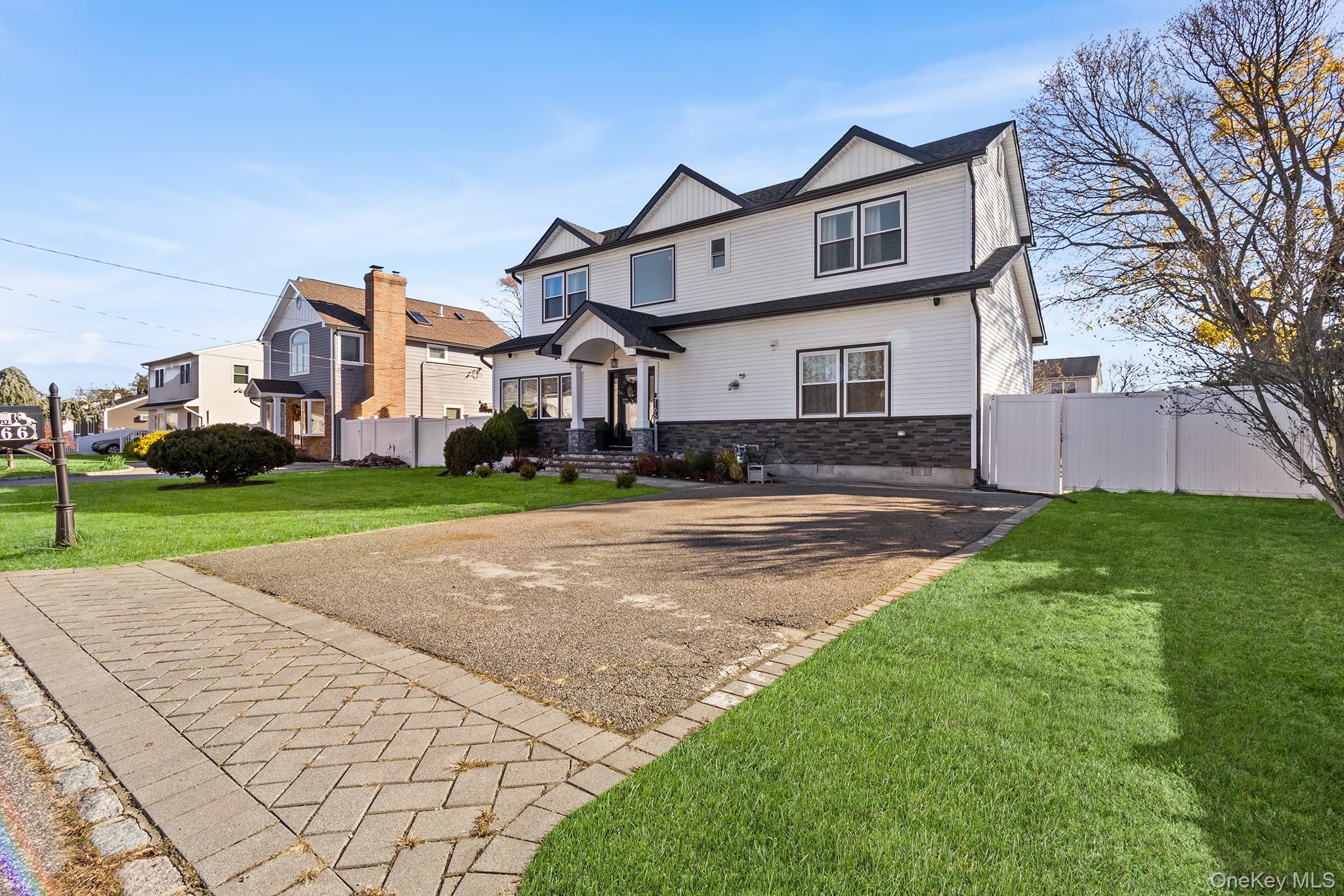 166 17th Street, West Babylon, NY 11704