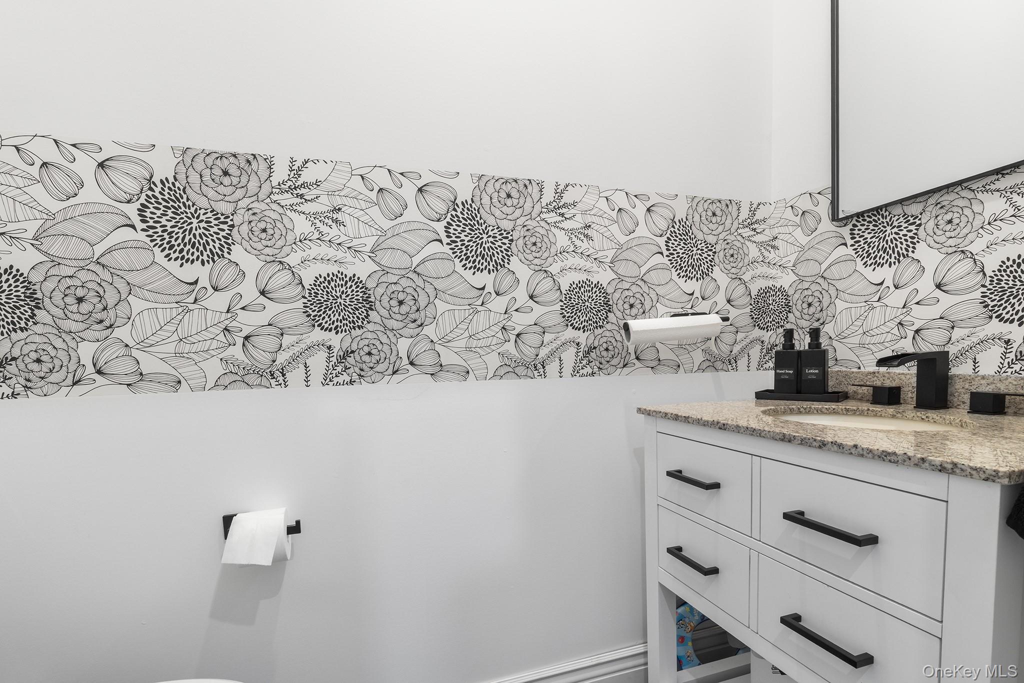 166 17th Street, West Babylon, NY 11704