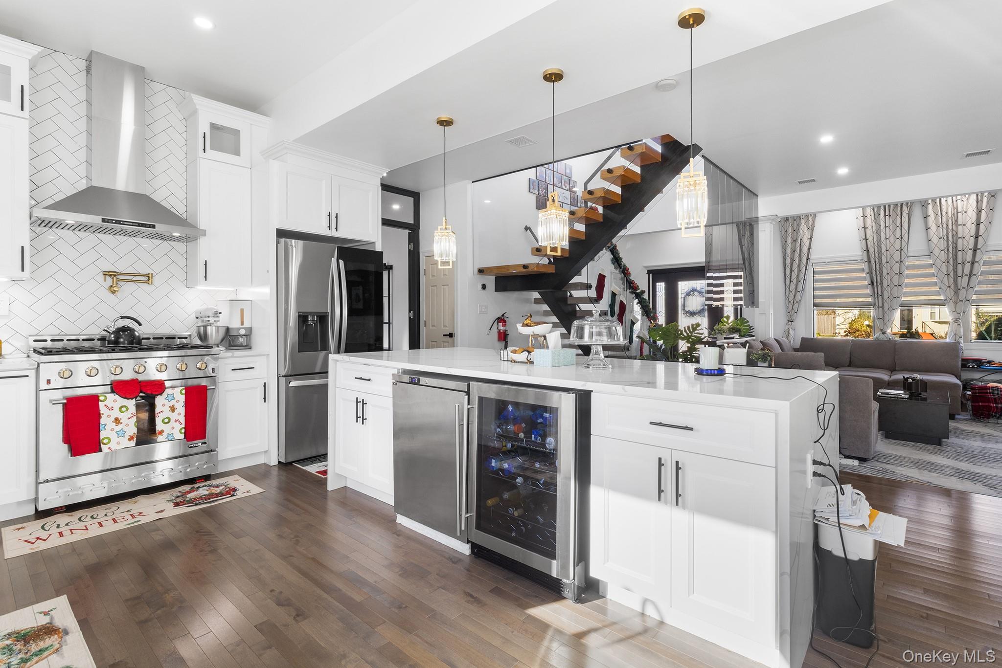 166 17th Street, West Babylon, NY 11704