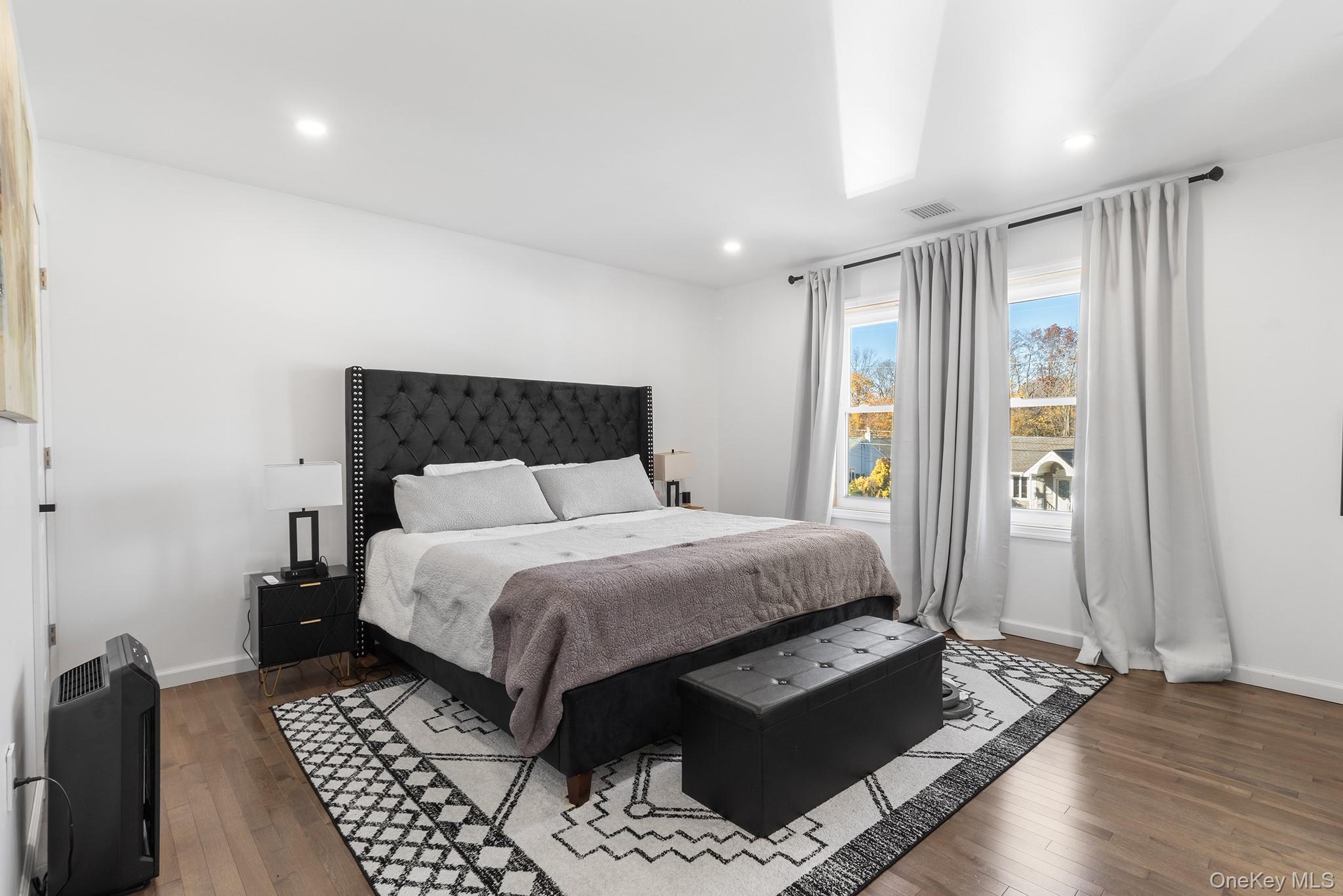 166 17th Street, West Babylon, NY 11704