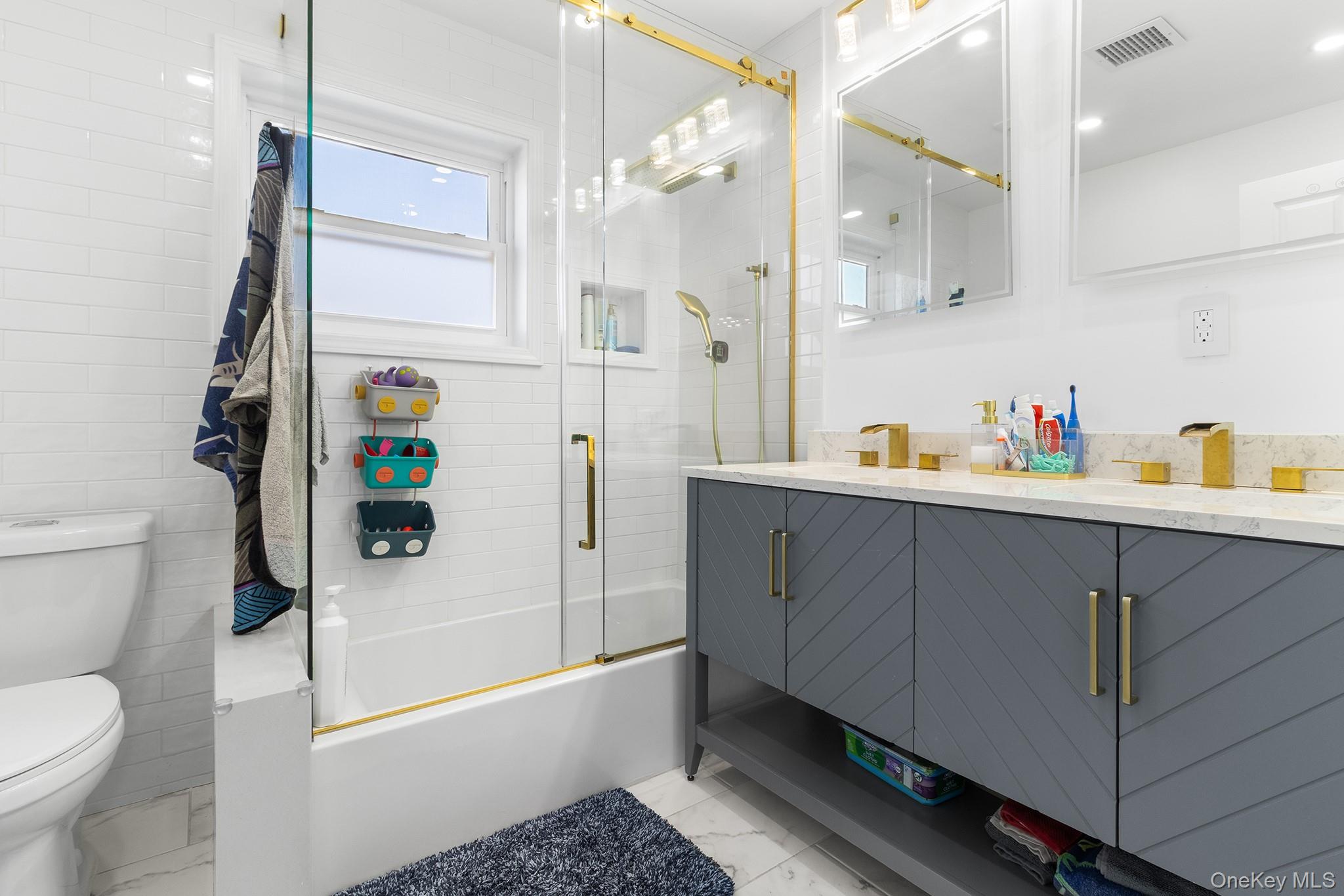 166 17th Street, West Babylon, NY 11704