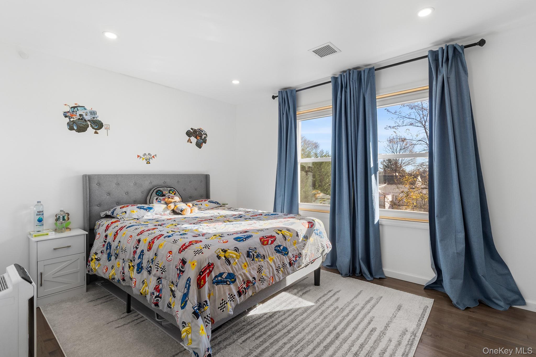 166 17th Street, West Babylon, NY 11704