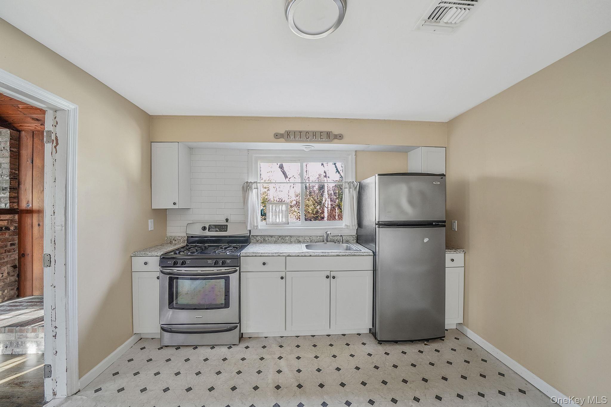 91 Tower Street, Sayville, NY 11782