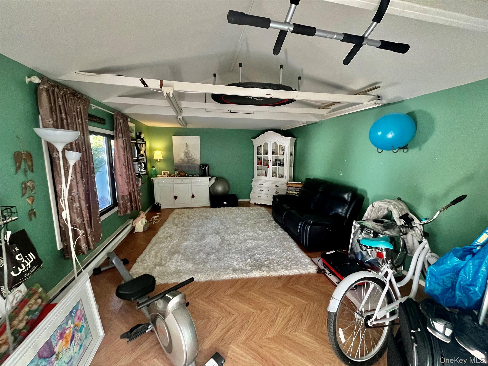 182 Lexington Avenue, Franklin Square, NY 11010