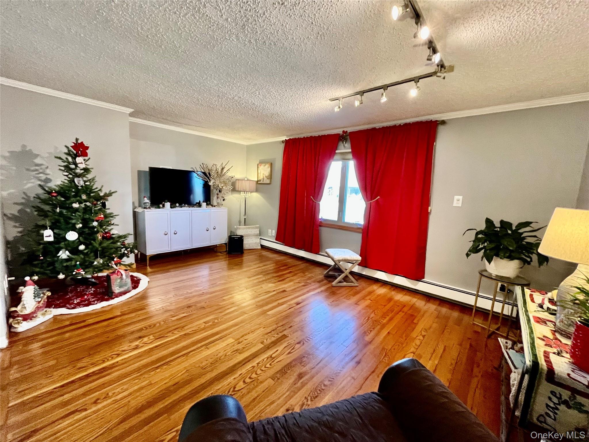 182 Lexington Avenue, Franklin Square, NY 11010