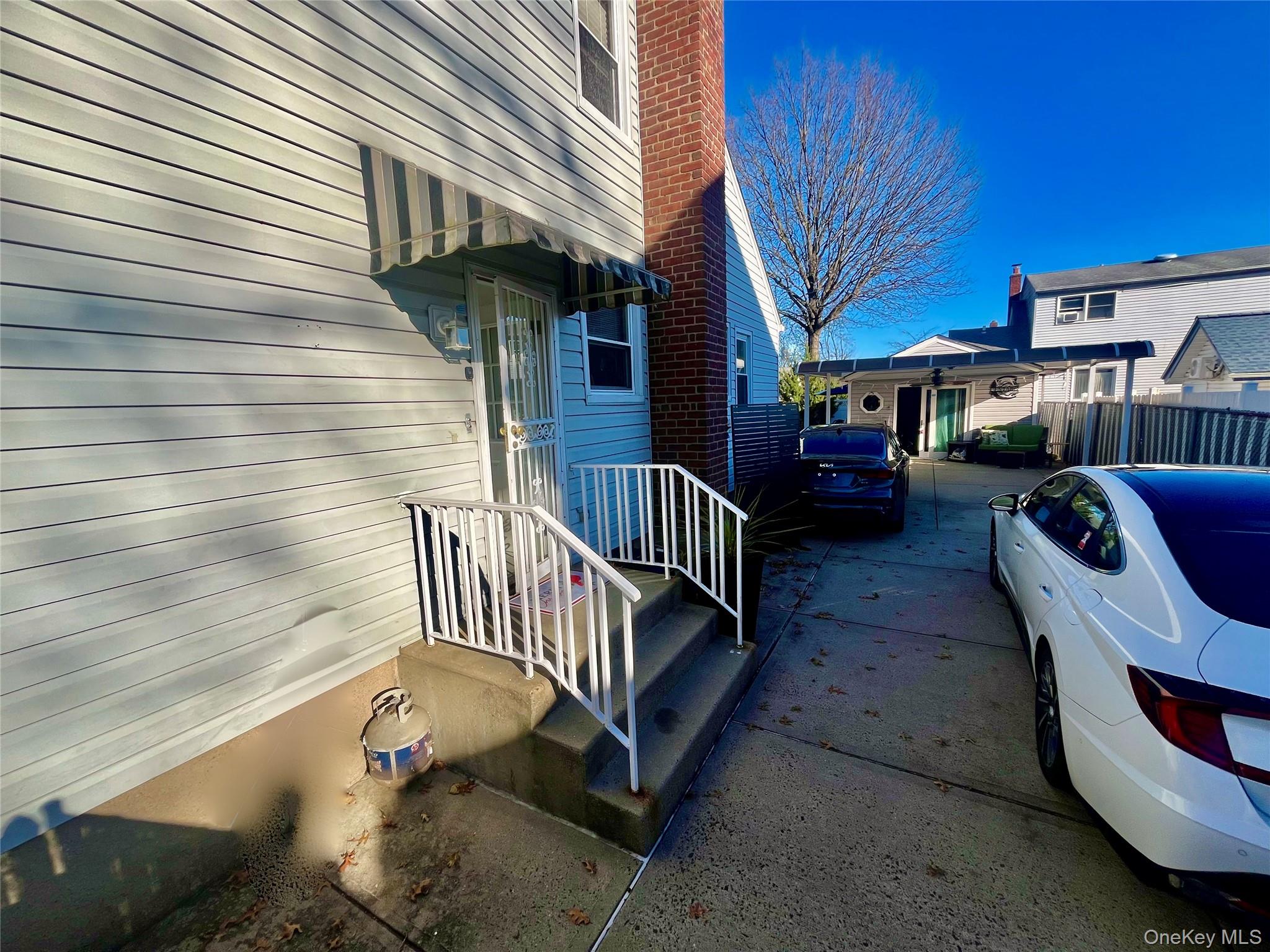 182 Lexington Avenue, Franklin Square, NY 11010