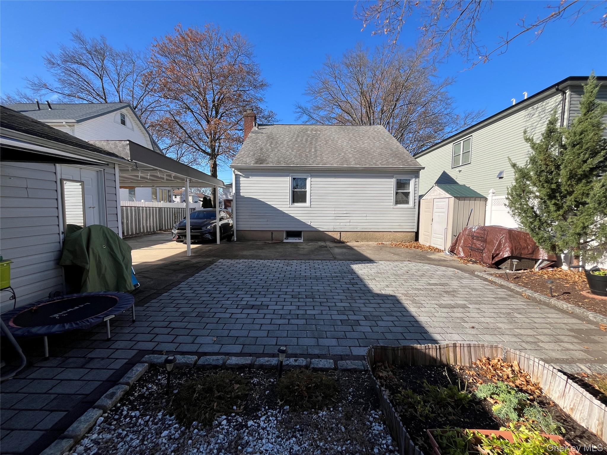 182 Lexington Avenue, Franklin Square, NY 11010