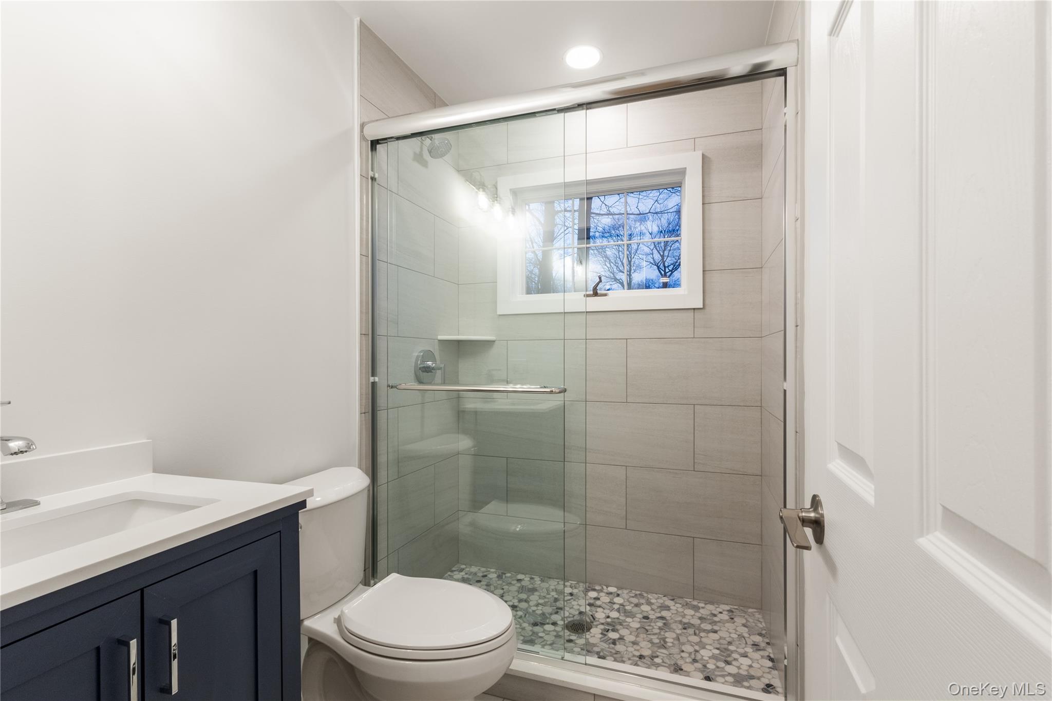 10 Overbrook Street, Riverhead, NY 11901