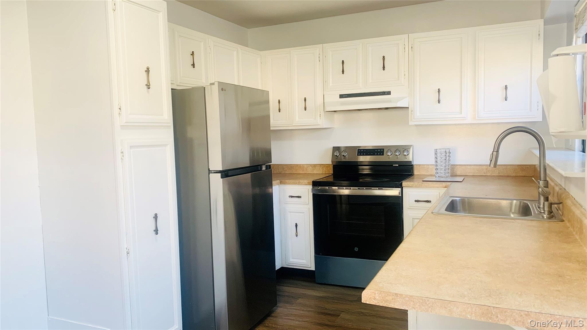 351 Sierra Vista, Valley Cottage, NY 10989