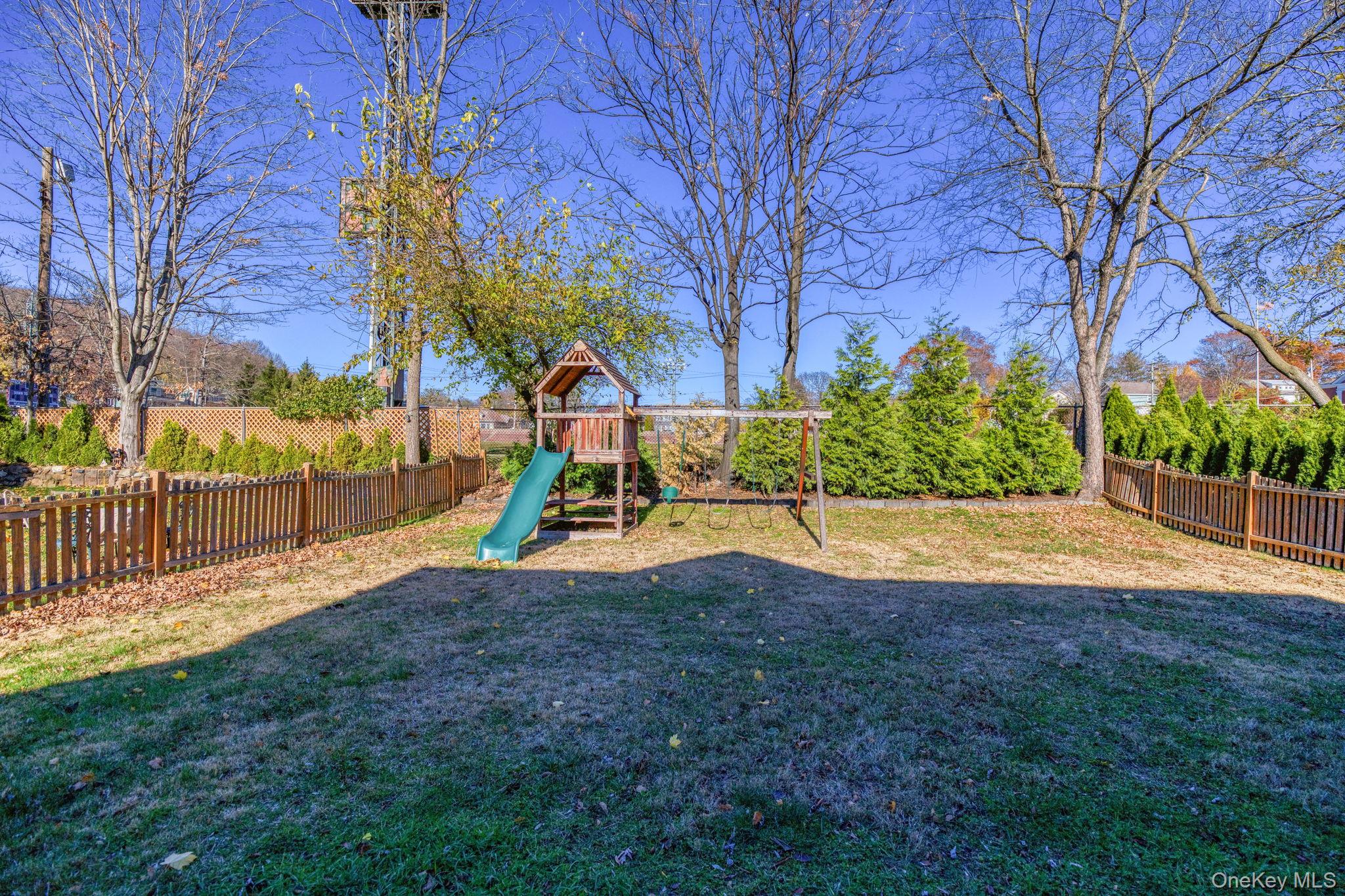 27 Haven Court, Nyack, NY 10960