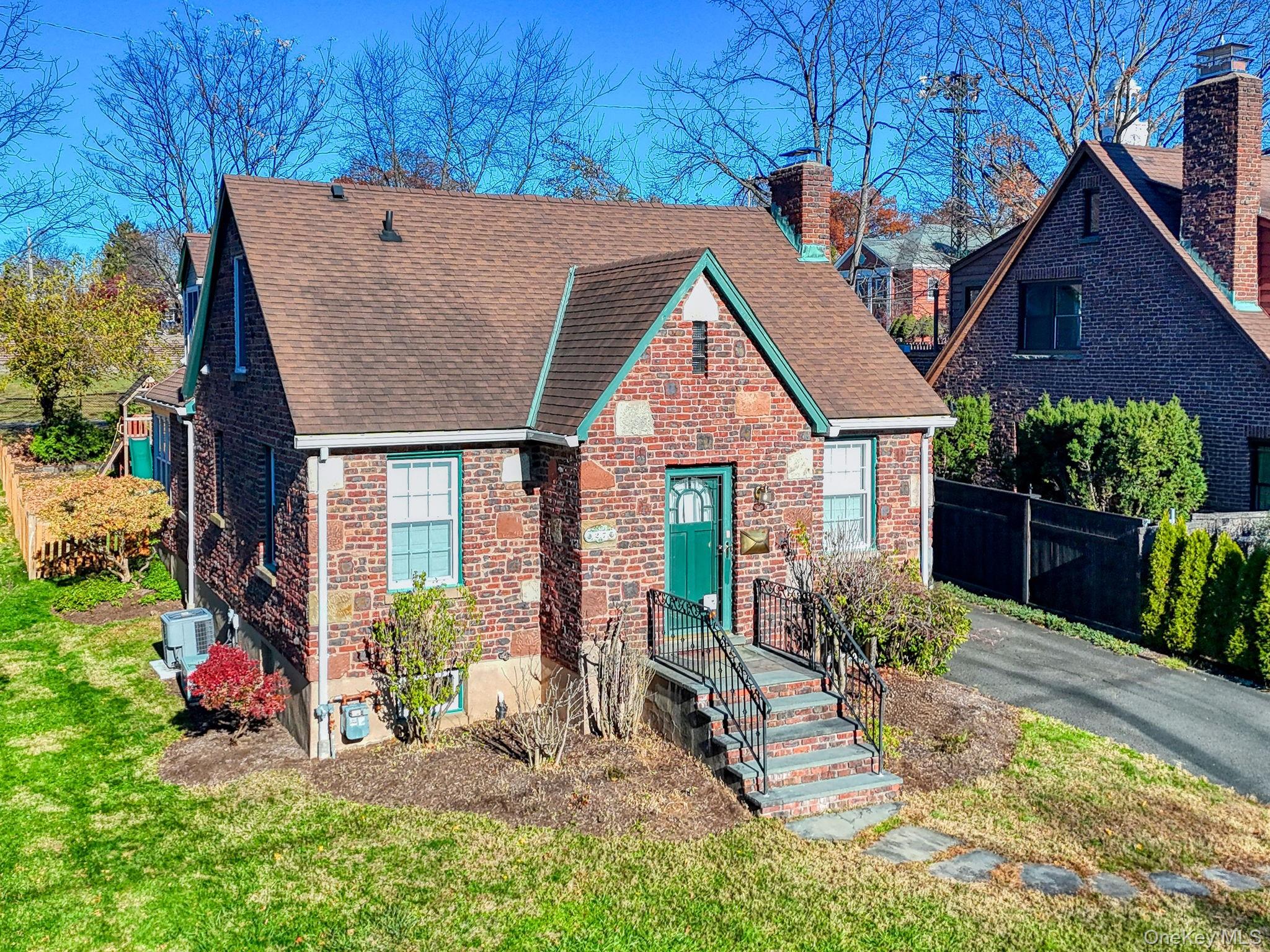 27 Haven Court, Nyack, NY 10960