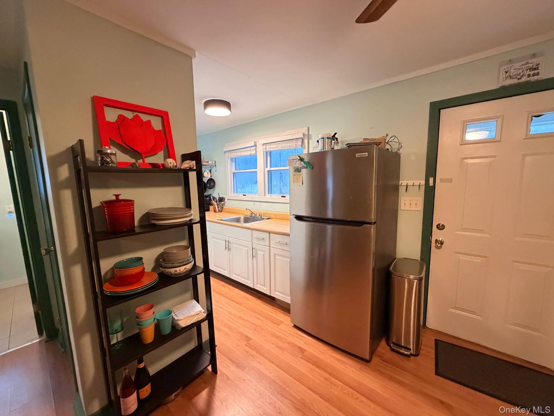 36 Cottage Road, Calverton, NY 11933