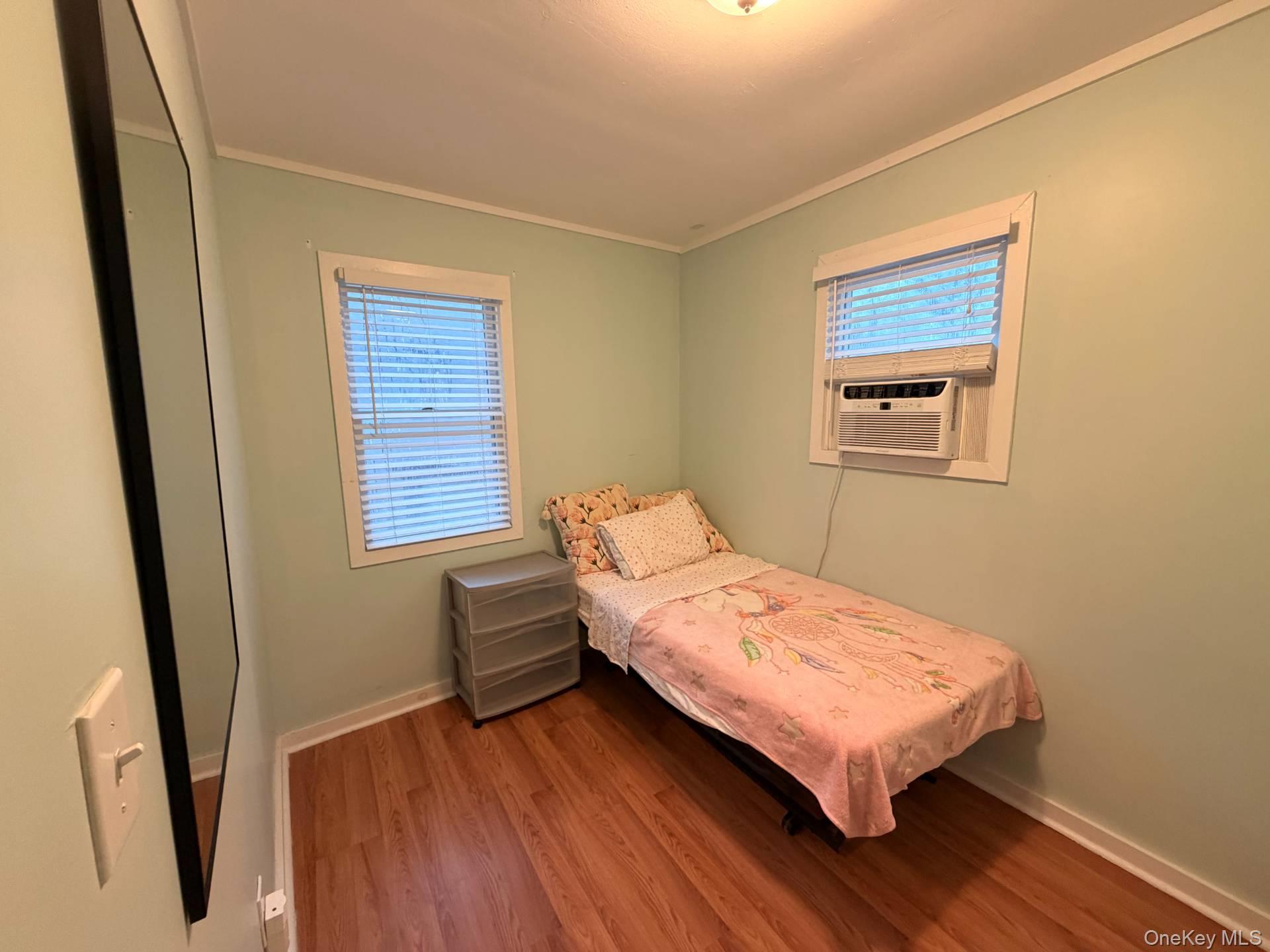 36 Cottage Road, Calverton, NY 11933