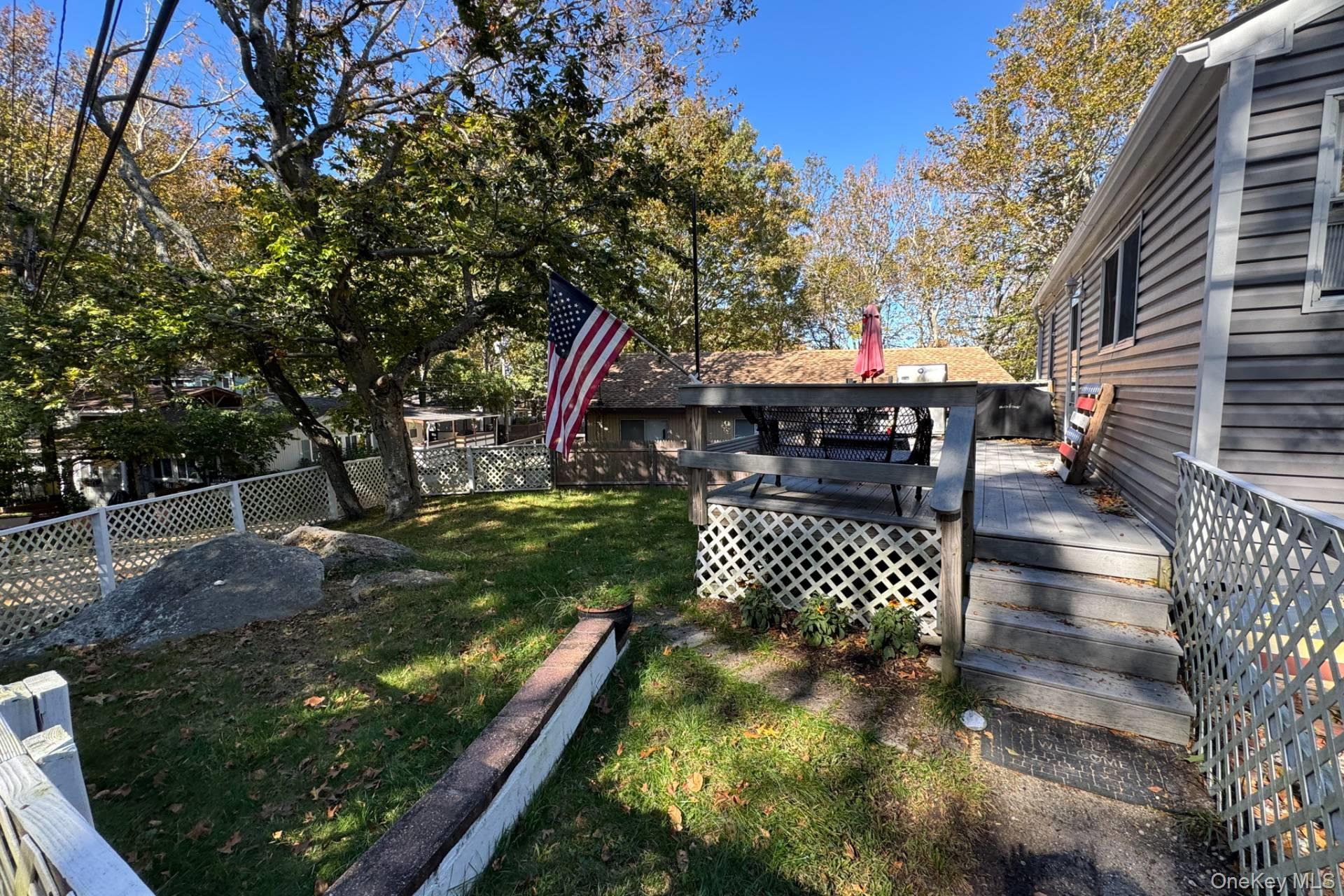 36 Cottage Road, Calverton, NY 11933