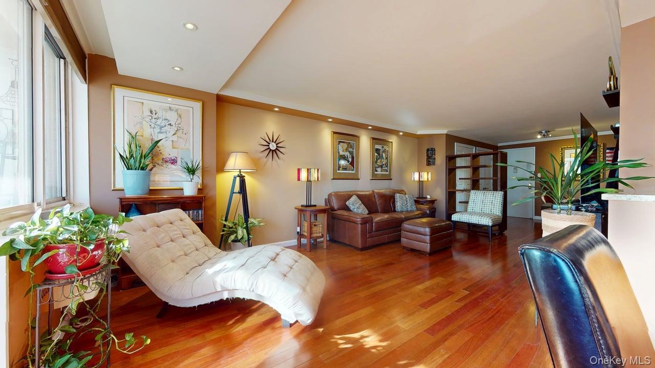 118-17 Union Turnpike # 5H, Forest Hills, NY 11375