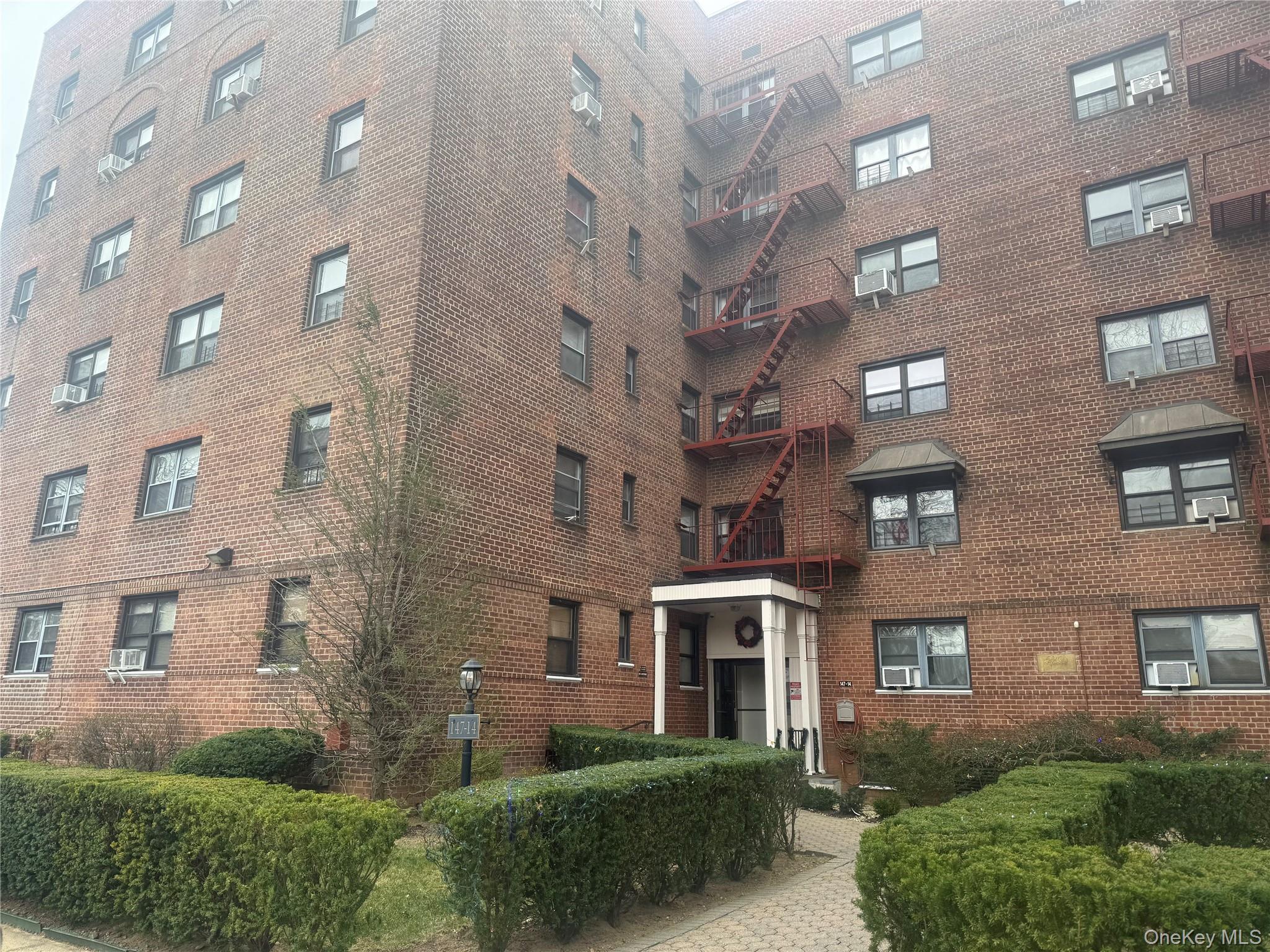 147-14 84 Road # 2A, Briarwood, NY 11435