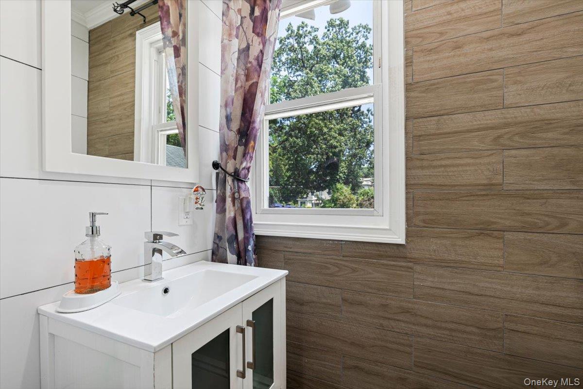 315 Seneca Avenue, Mount Vernon, NY 10553