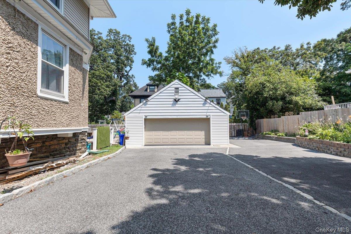 315 Seneca Avenue, Mount Vernon, NY 10553