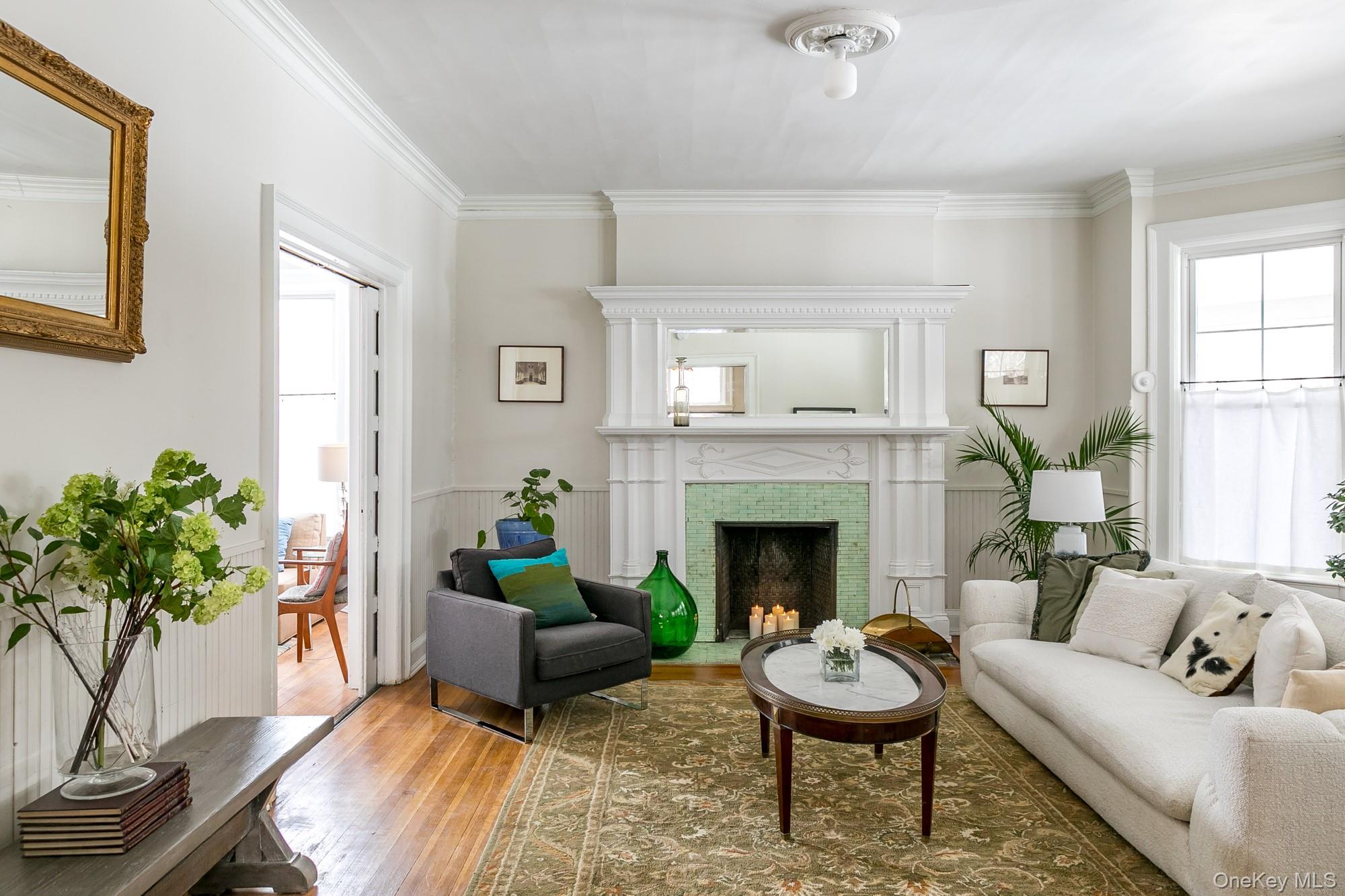 2 S Pine Avenue, Colonie, NY 12208