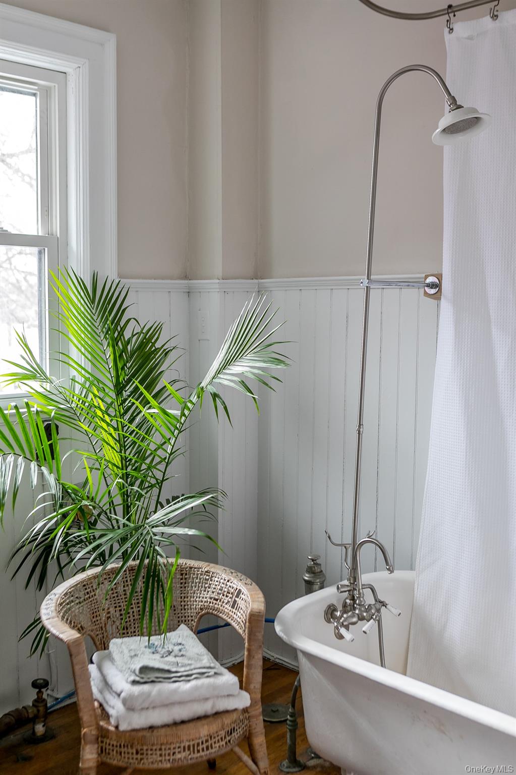 2 S Pine Avenue, Colonie, NY 12208