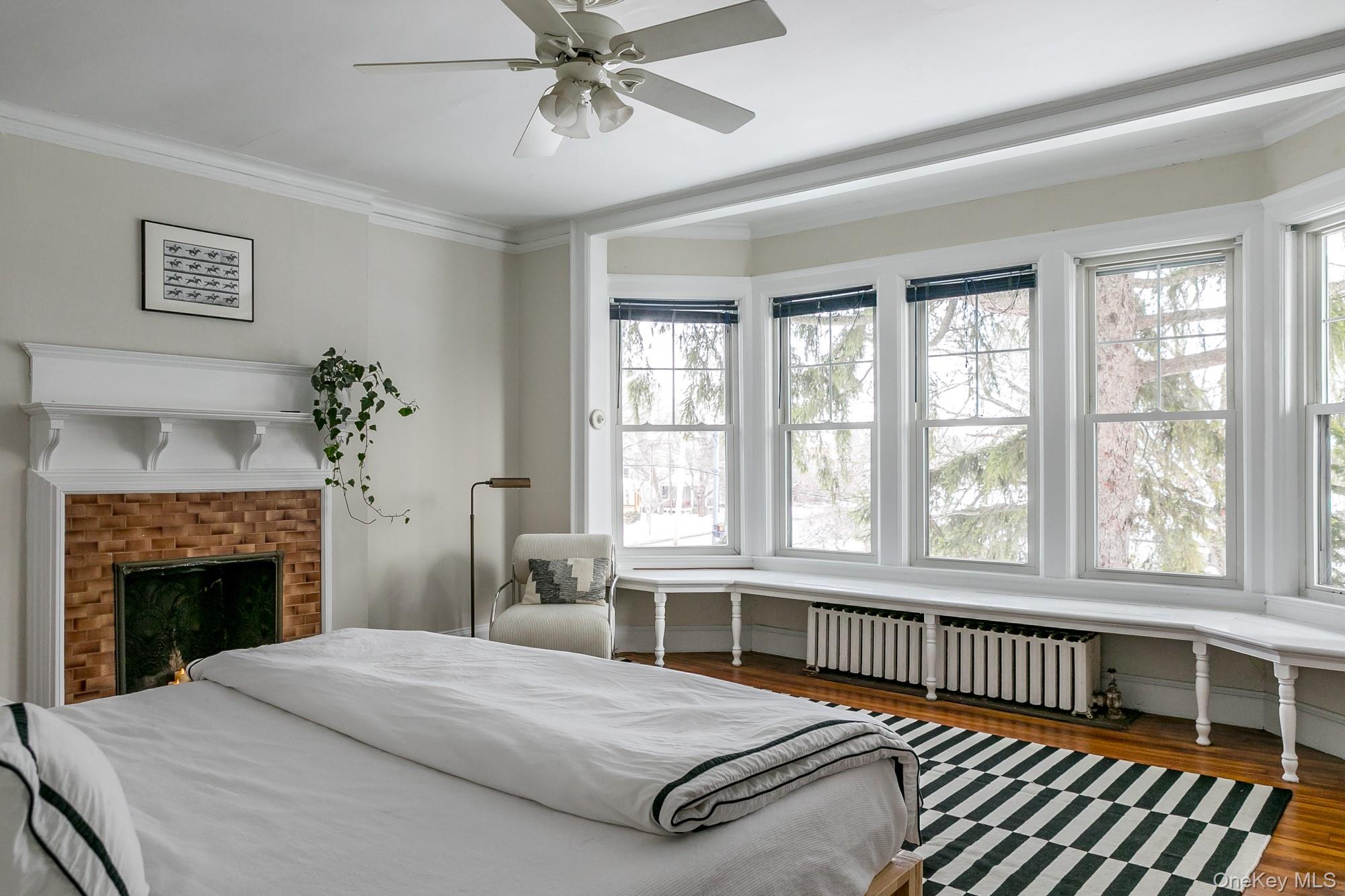 2 S Pine Avenue, Colonie, NY 12208