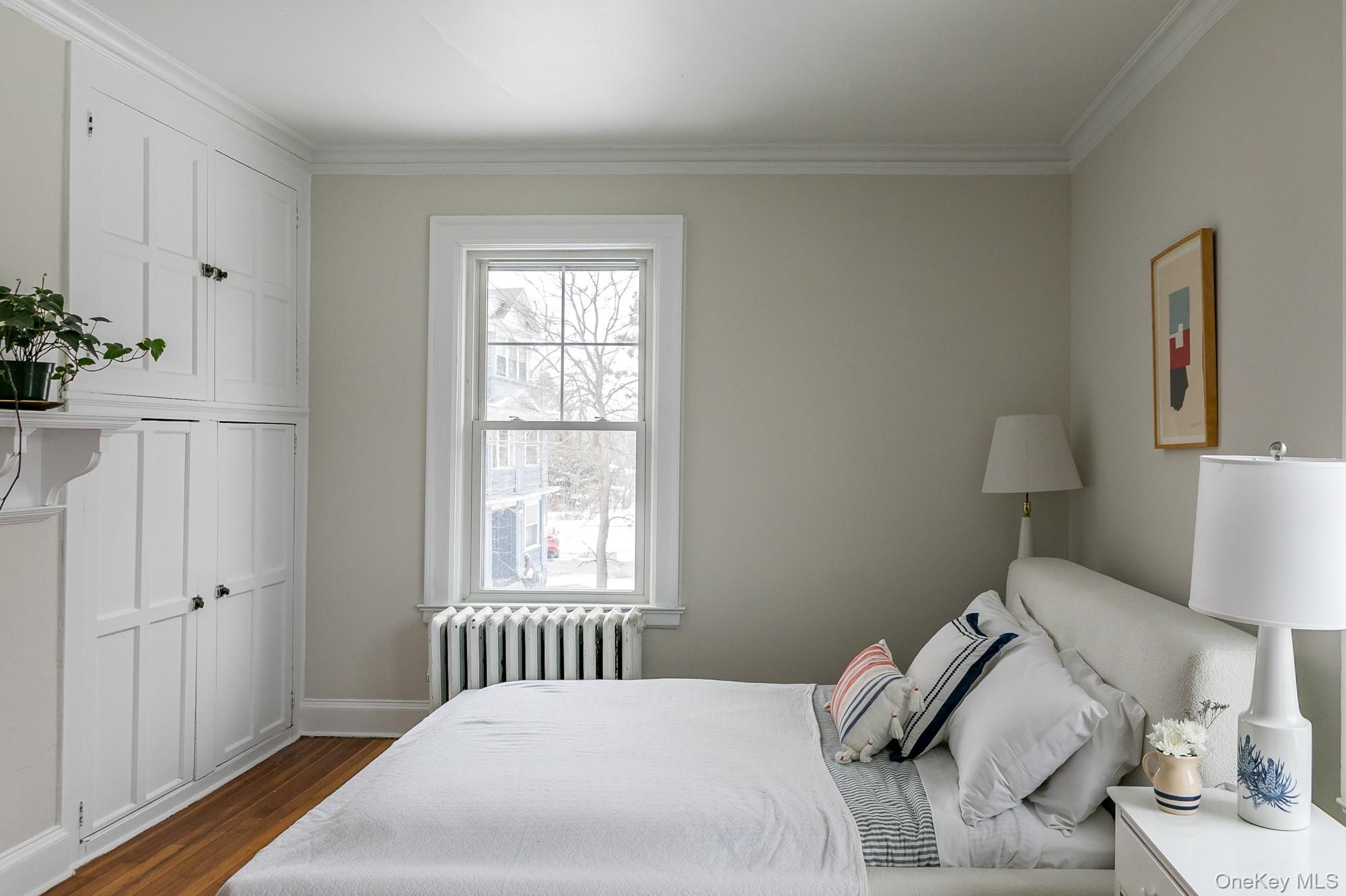 2 S Pine Avenue, Colonie, NY 12208