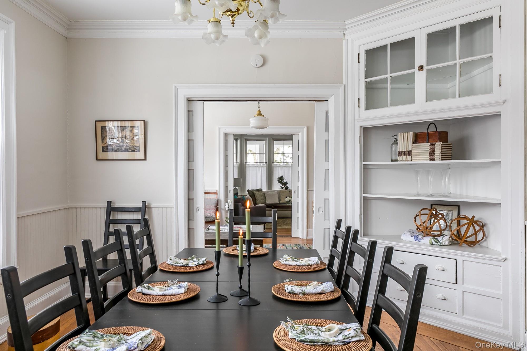 2 S Pine Avenue, Colonie, NY 12208