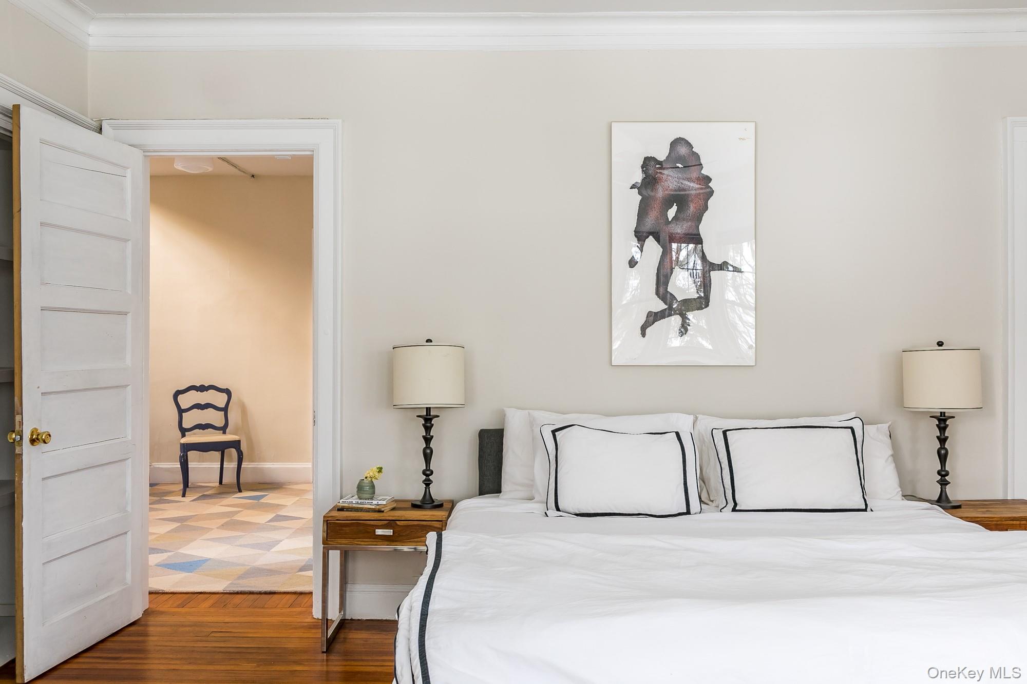 2 S Pine Avenue, Colonie, NY 12208