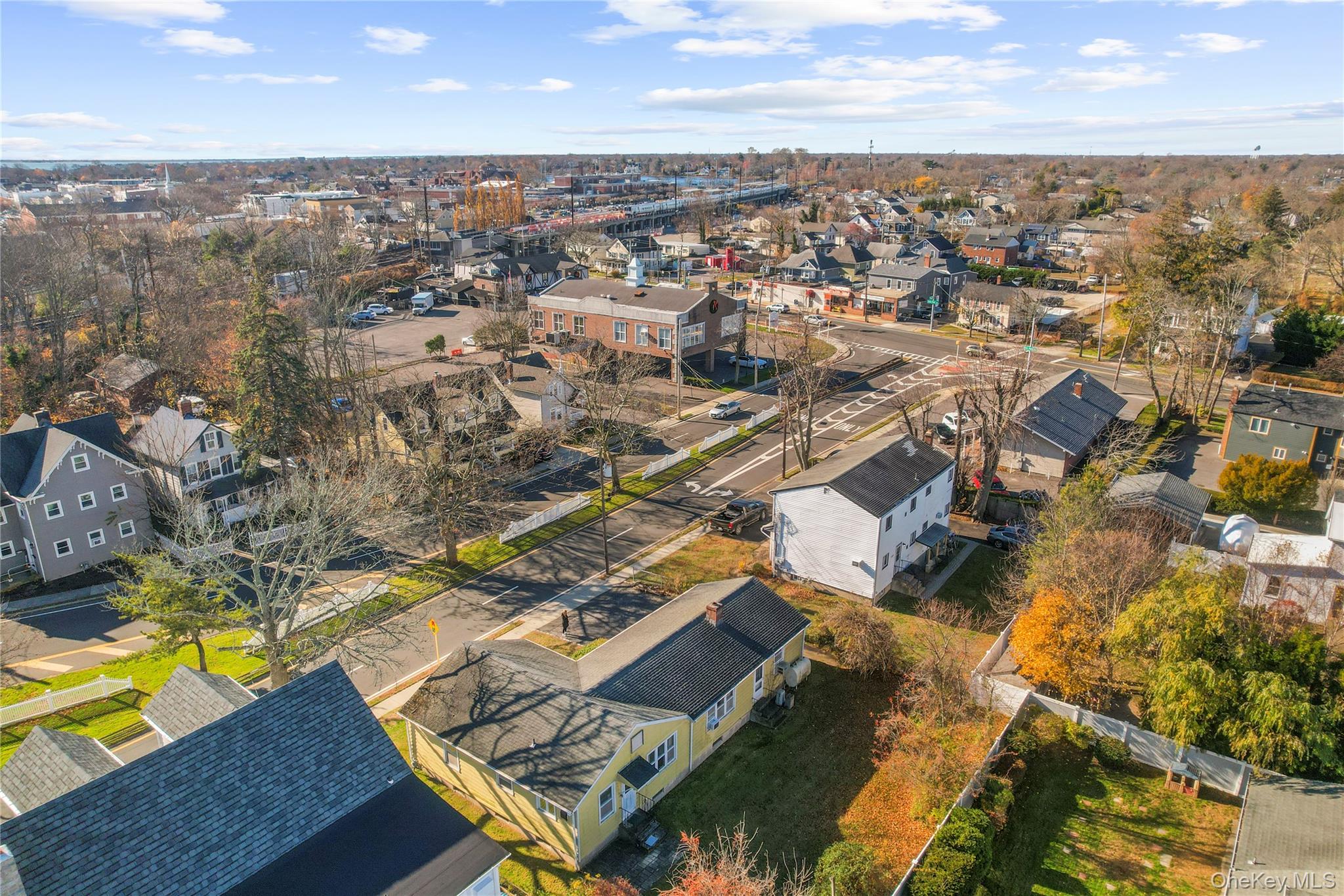 27 Simon Street, Babylon, NY 11702