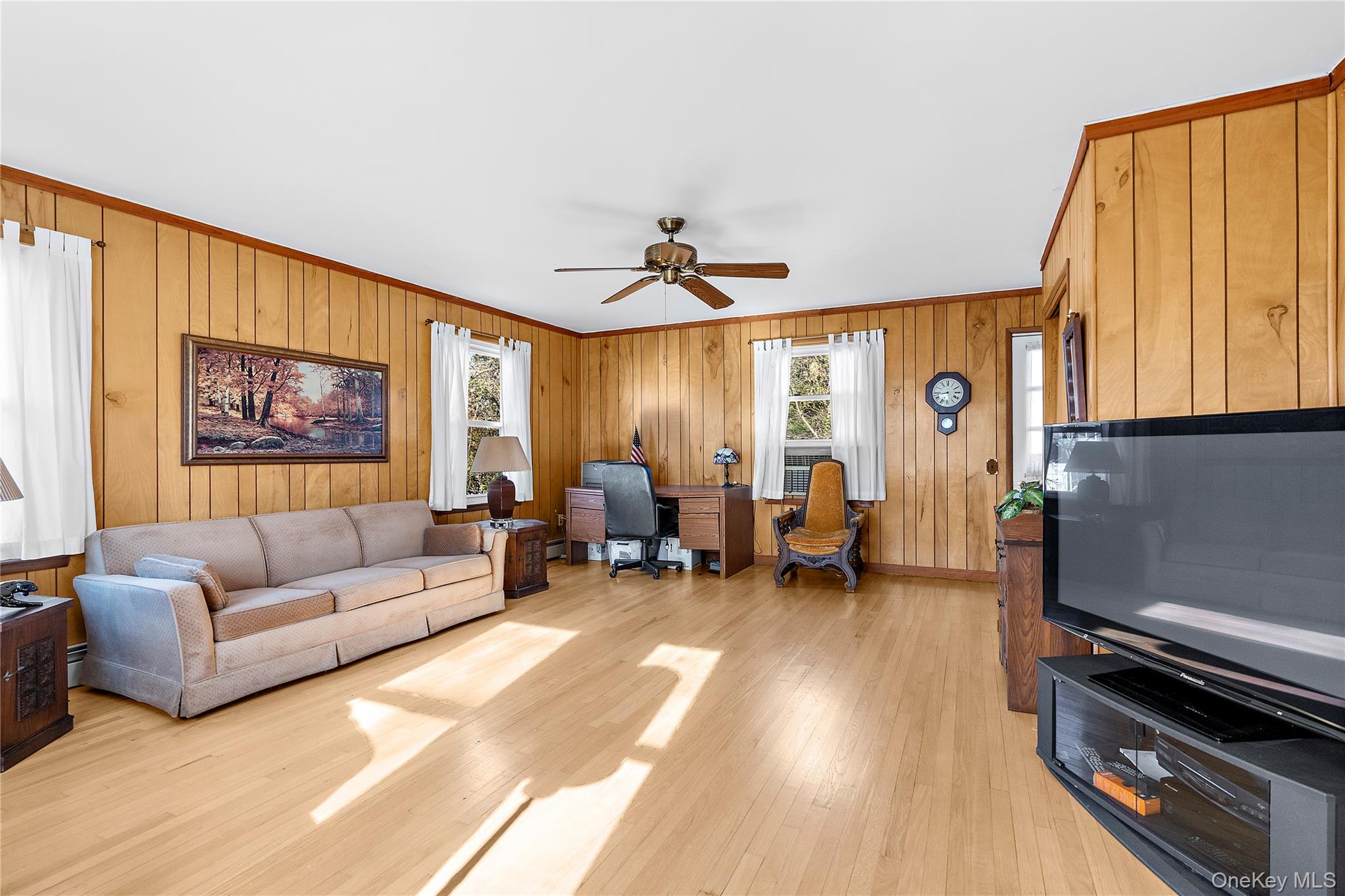 27 Simon Street, Babylon, NY 11702