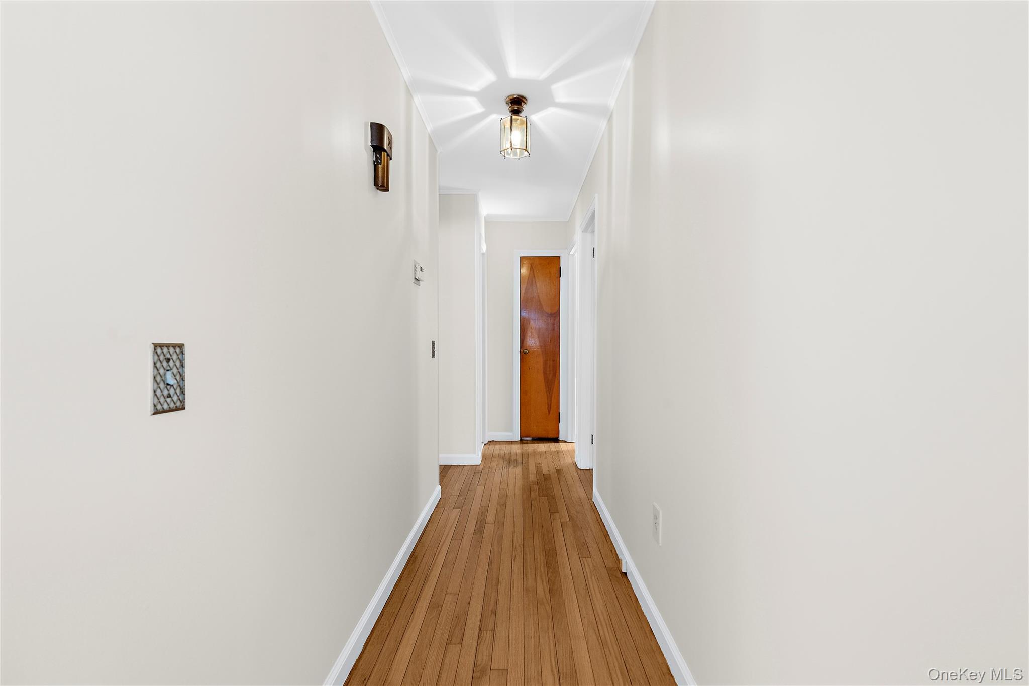 27 Simon Street, Babylon, NY 11702