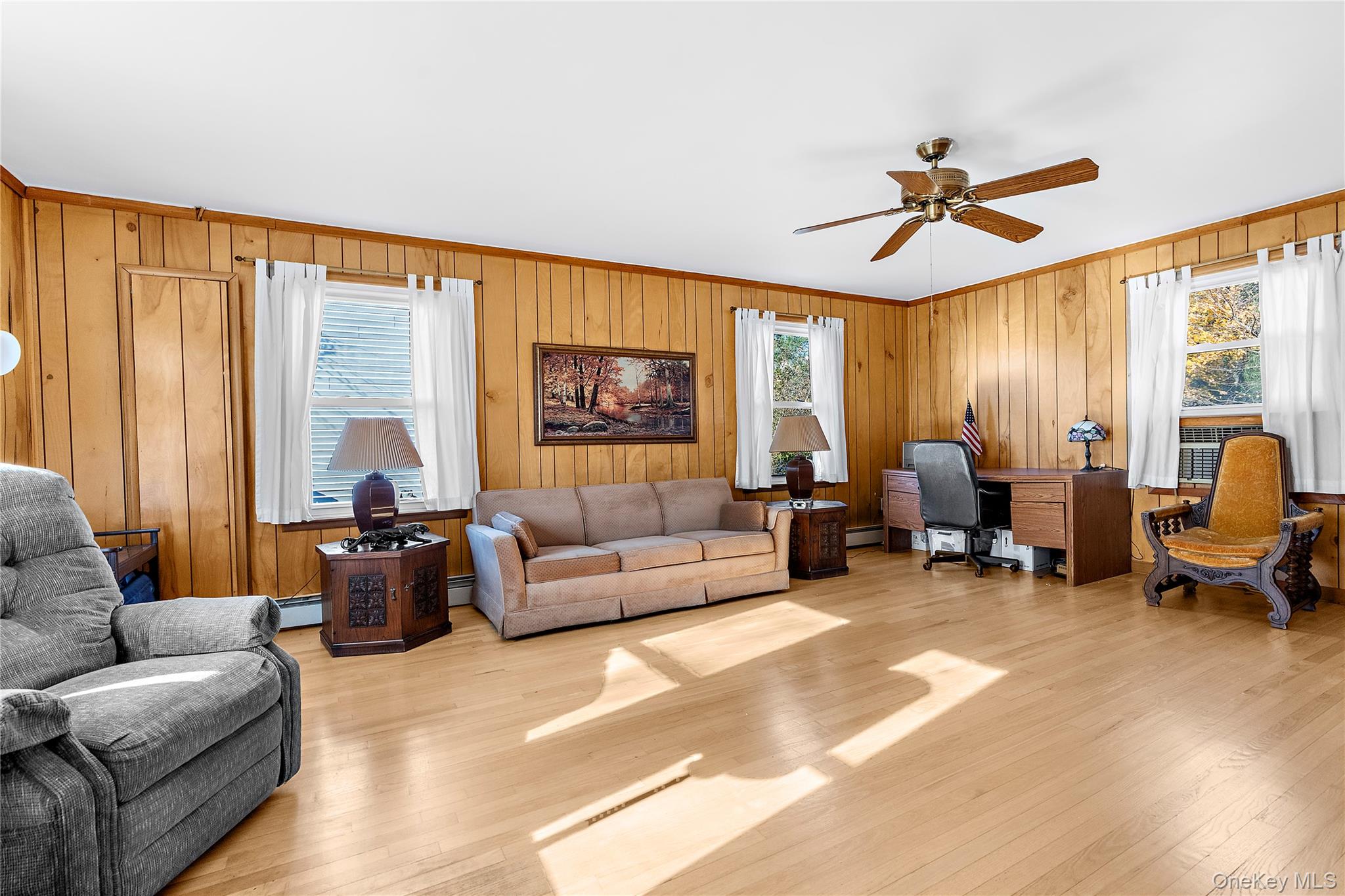 27 Simon Street, Babylon, NY 11702