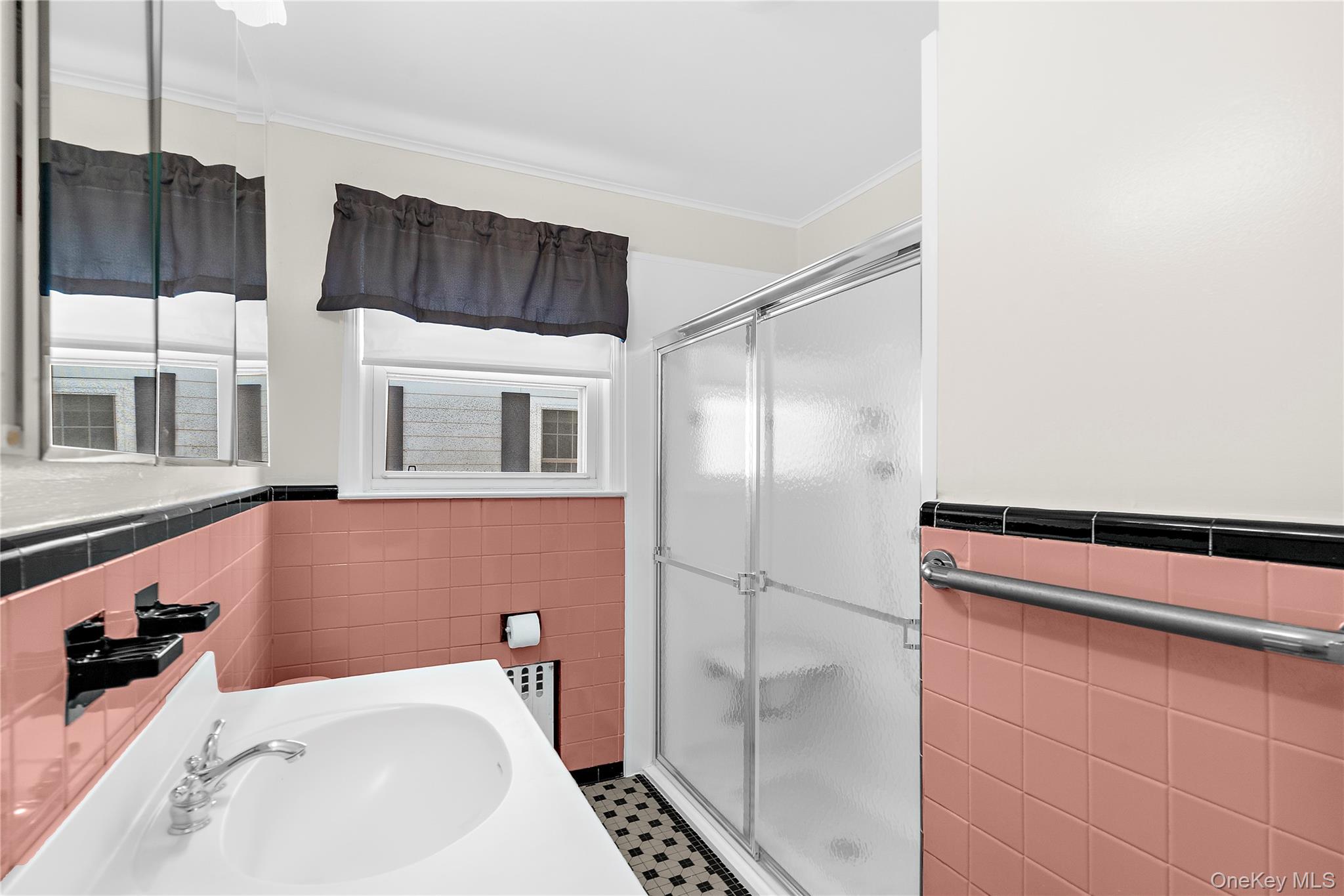 27 Simon Street, Babylon, NY 11702