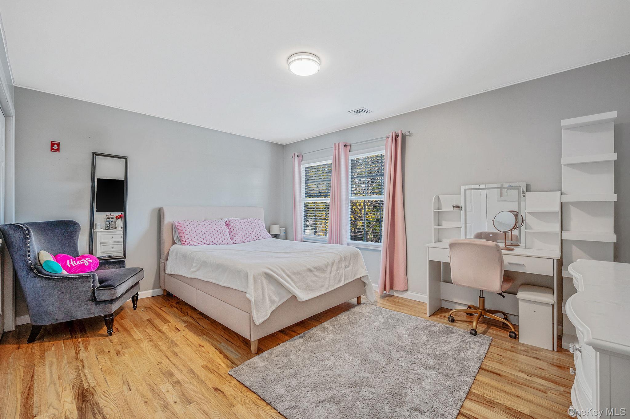 50 Verazzano Avenue, Copiague, NY 11726