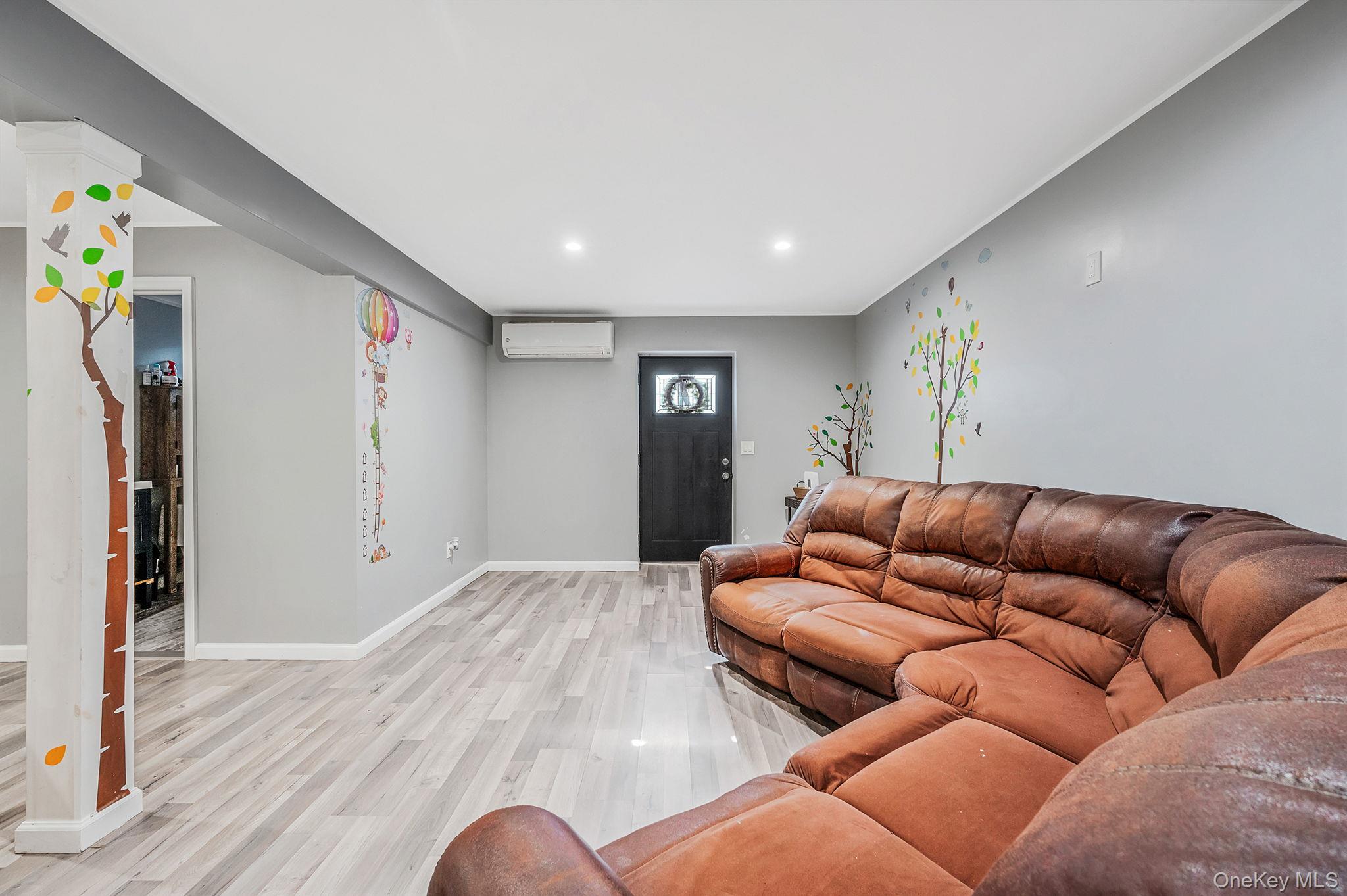 50 Verazzano Avenue, Copiague, NY 11726