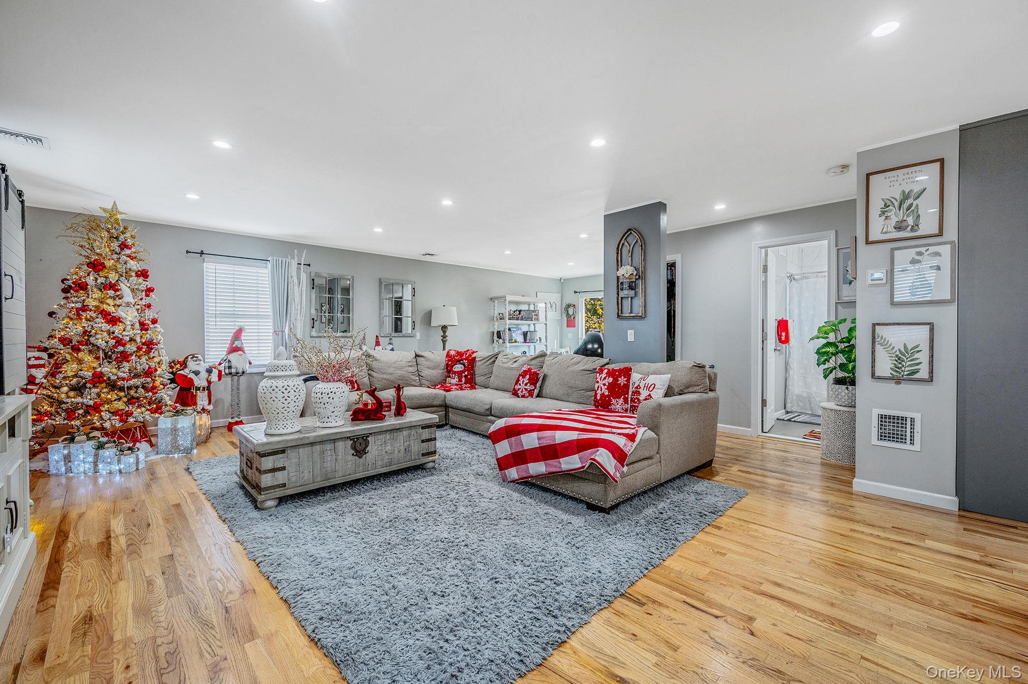 50 Verazzano Avenue, Copiague, NY 11726