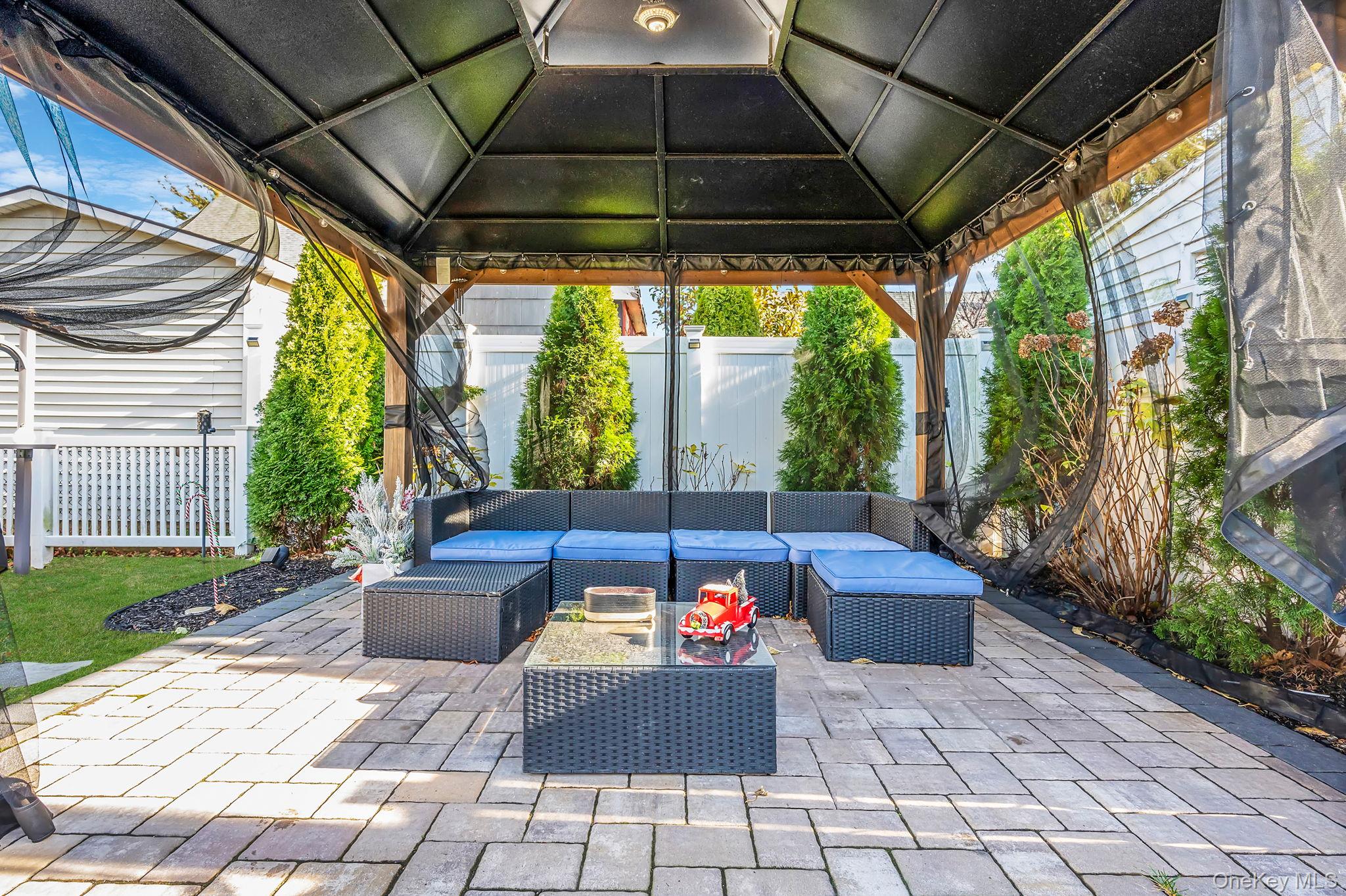 50 Verazzano Avenue, Copiague, NY 11726